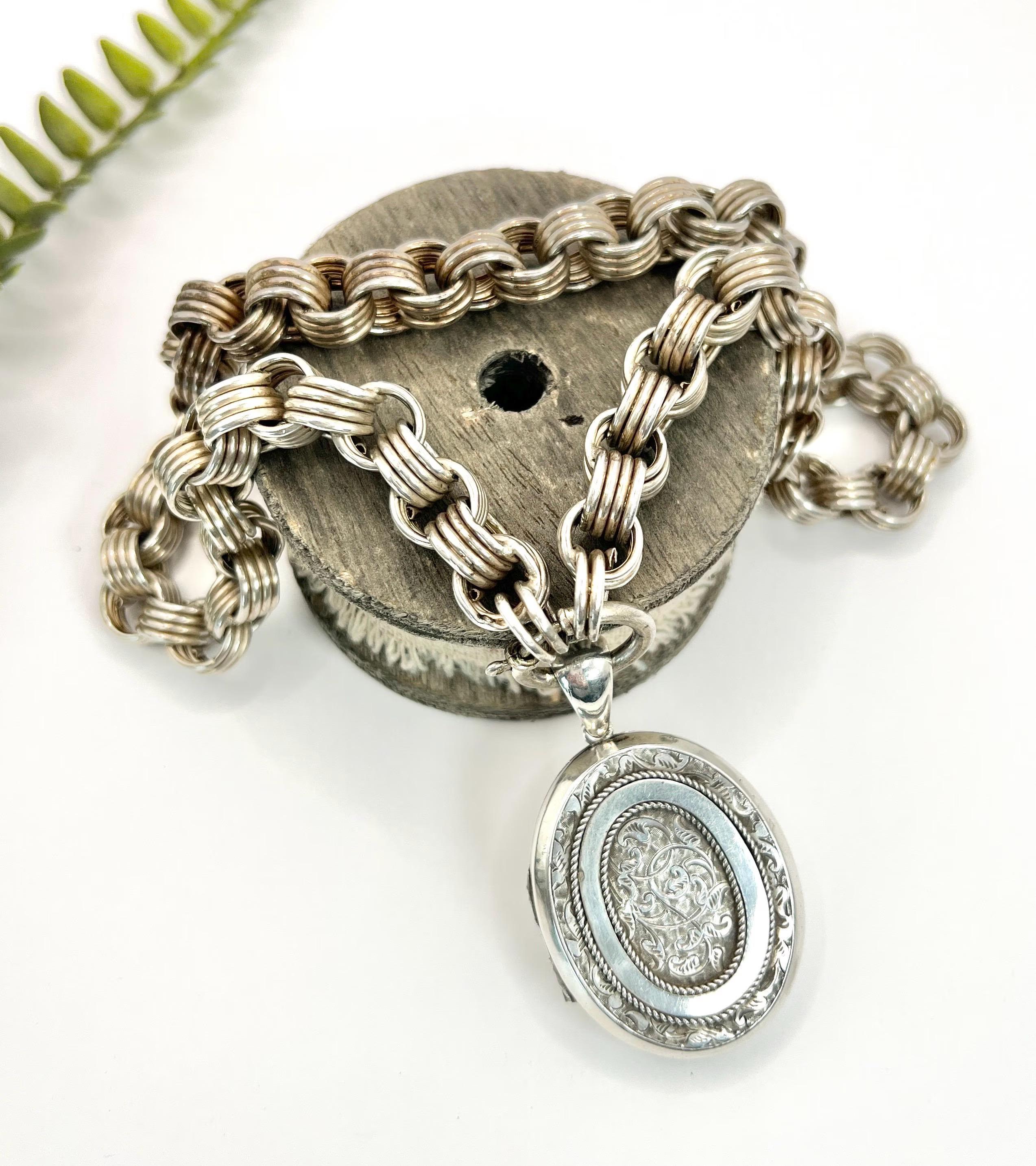 Sterling Silver Victorian Book Chain Necklace & Locket Hallmarked London 1879 For Sale 6