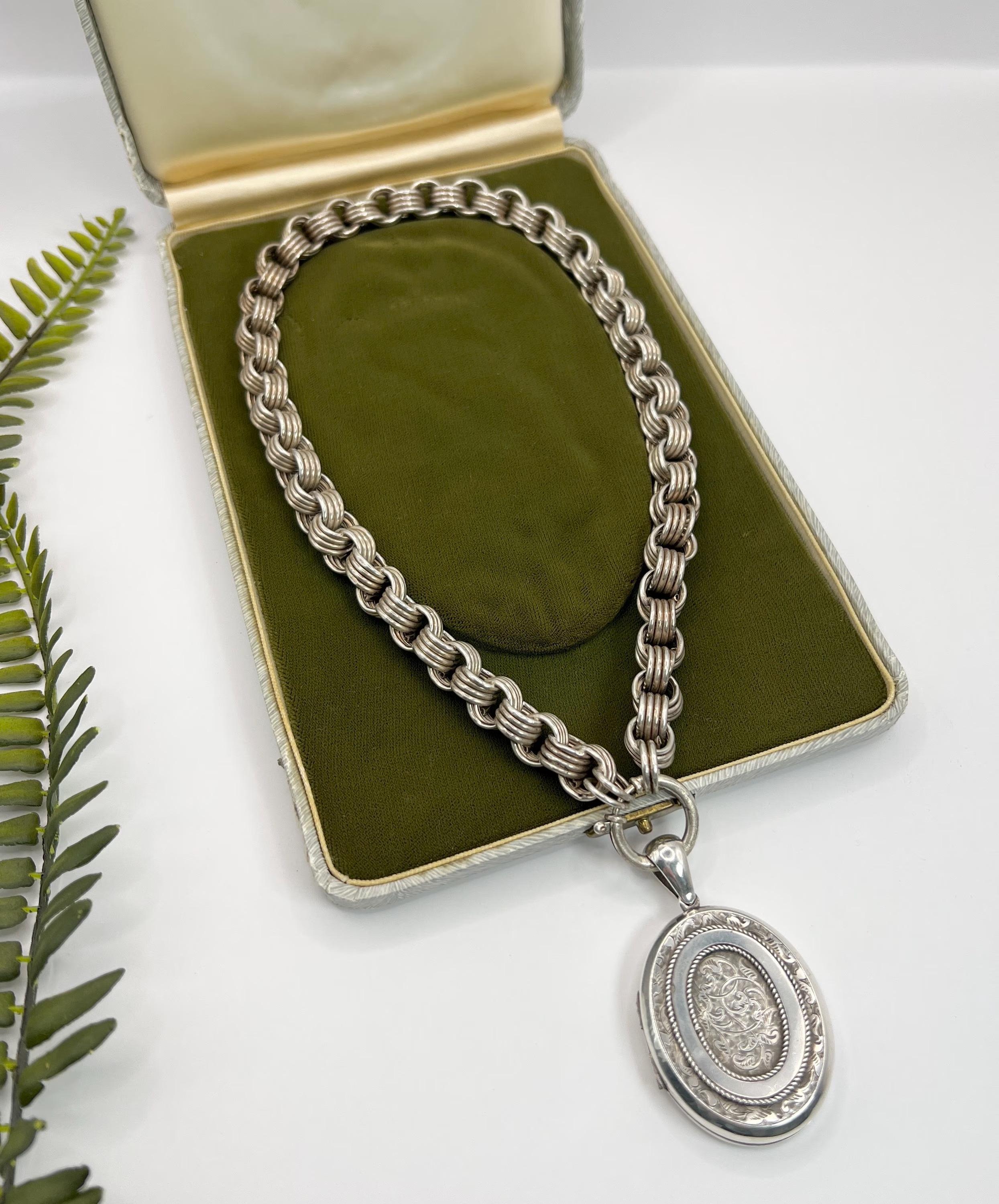 Sterling Silver Victorian Book Chain Necklace & Locket Hallmarked London 1879 For Sale 1