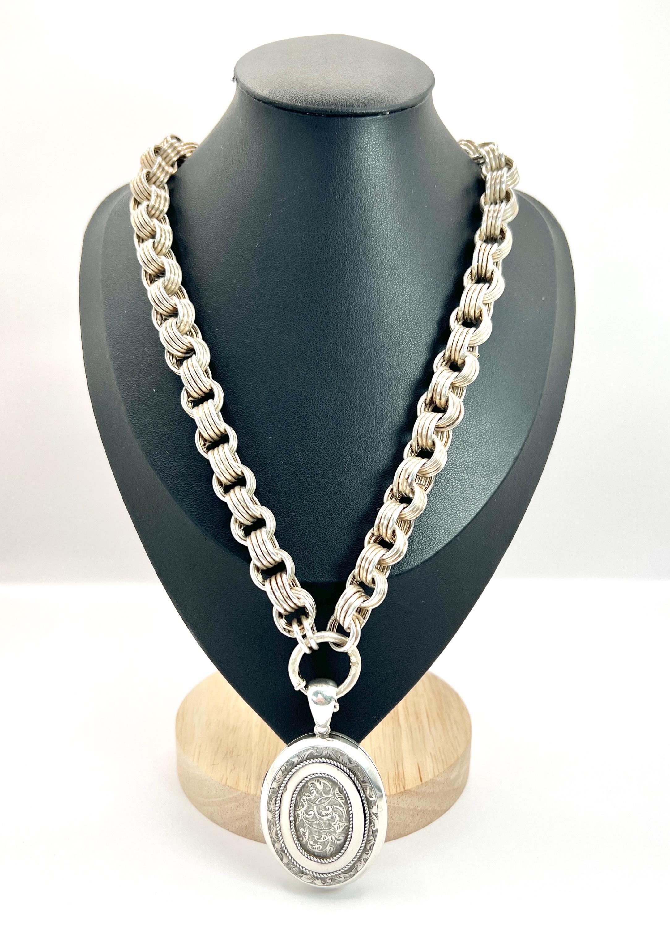 Sterling Silver Victorian Book Chain Necklace & Locket Hallmarked London 1879 For Sale 3