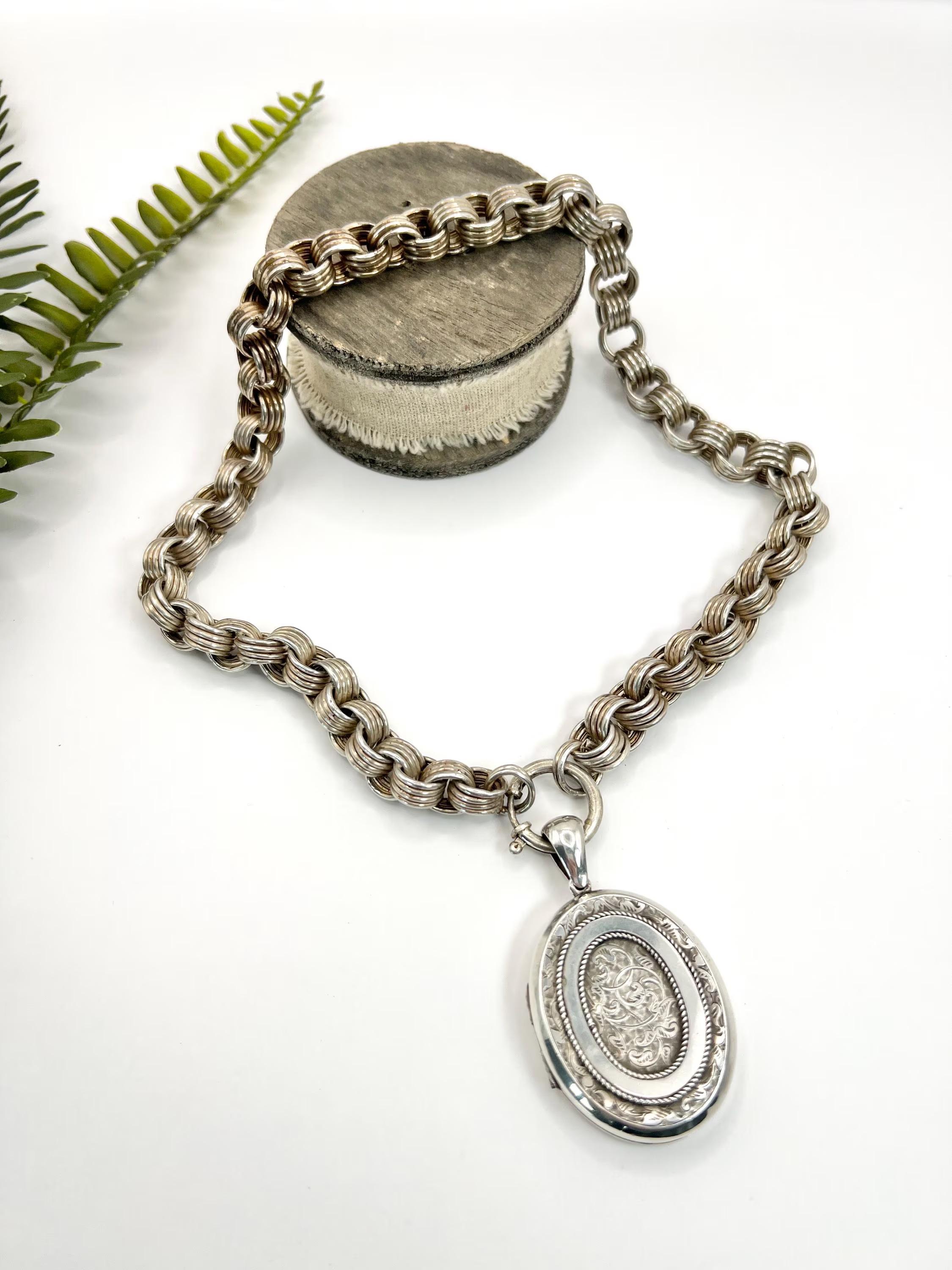 Sterling Silver Victorian Book Chain Necklace & Locket Hallmarked London 1879 For Sale 5