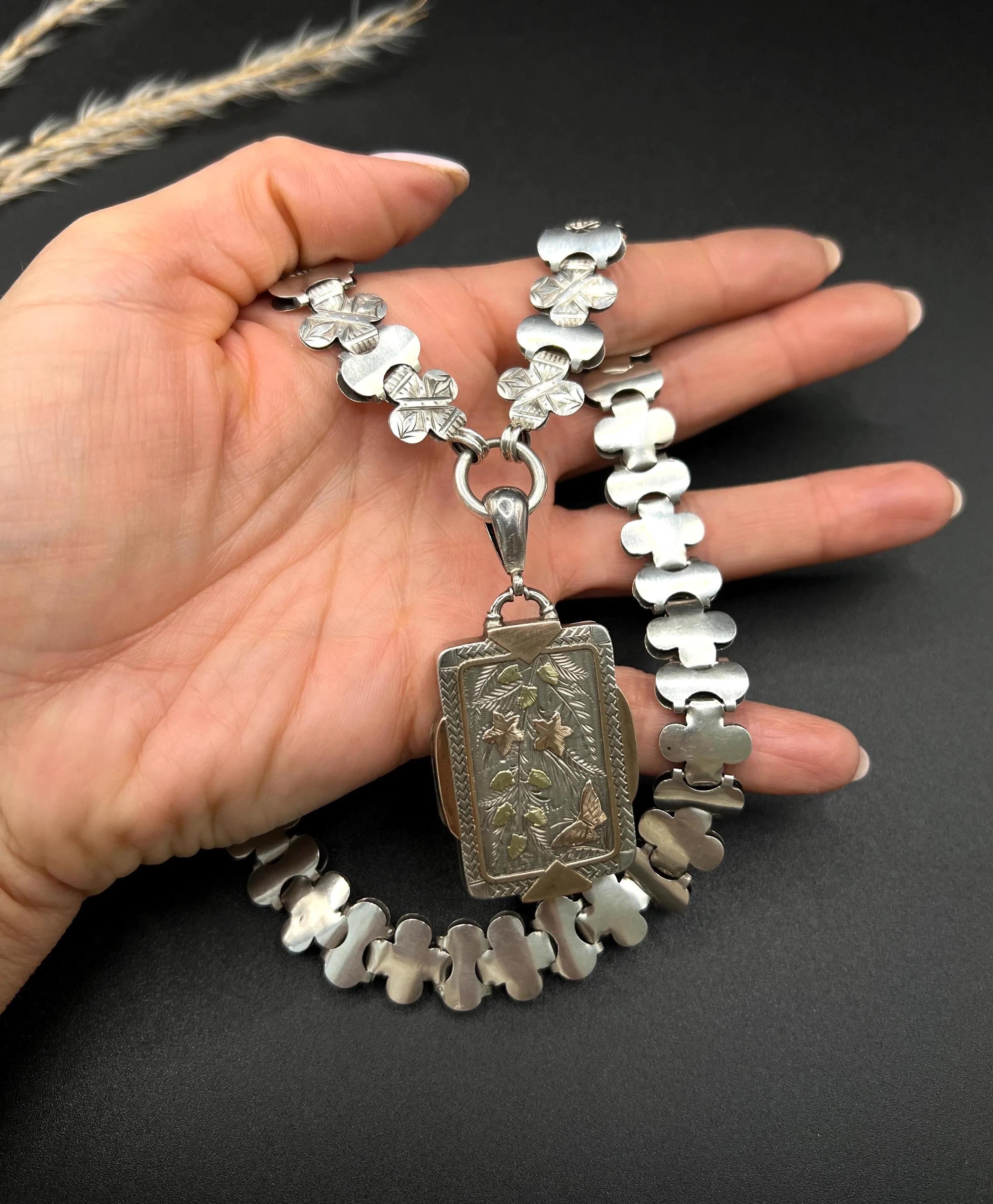 Collana a catena con libro in argento 925 e medaglione intarsiato in oro e argento. in vendita 7