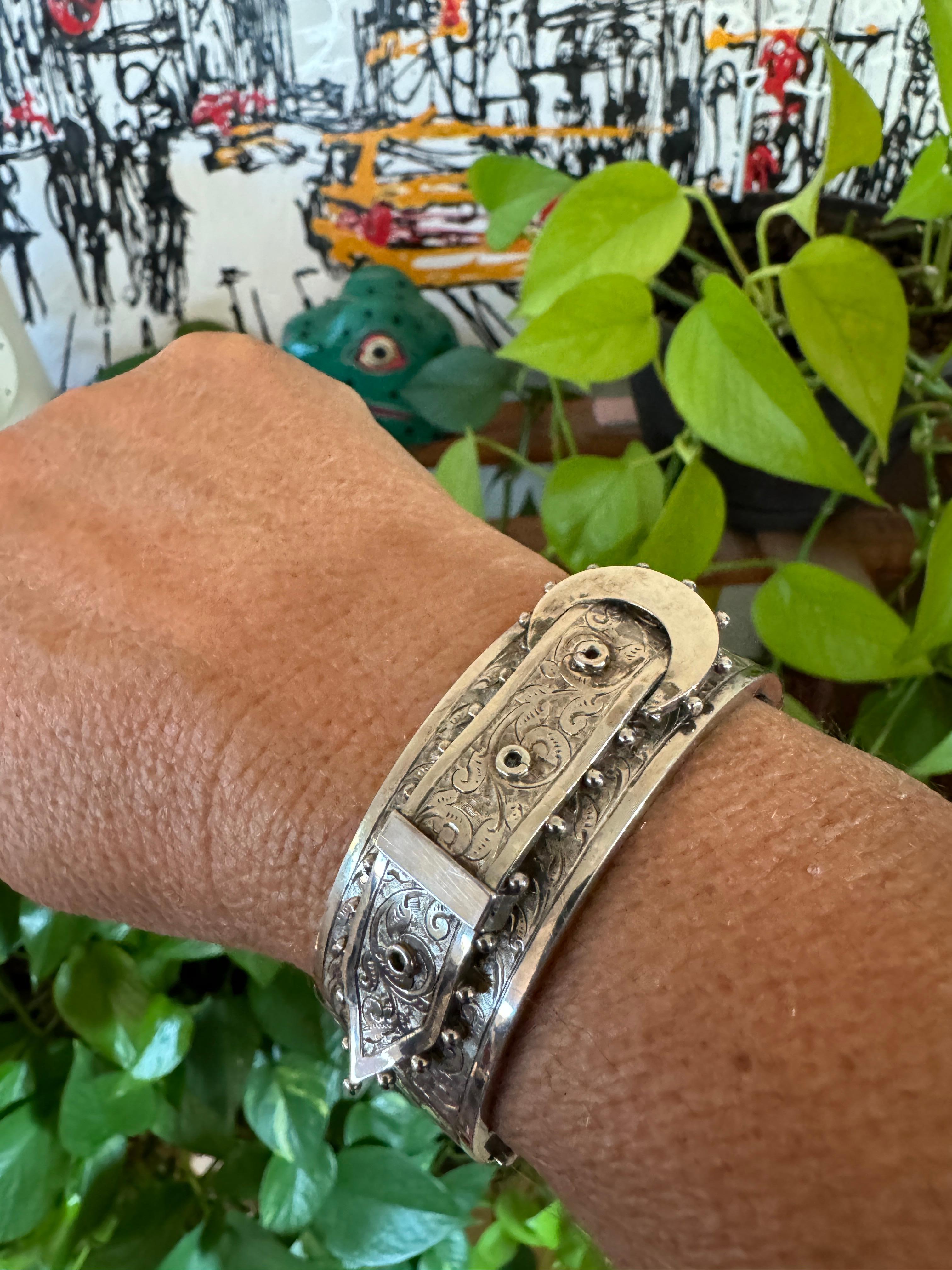 Bracciale con fibbia vittoriano in argento sterling, circa 1880, floreale in vendita 8