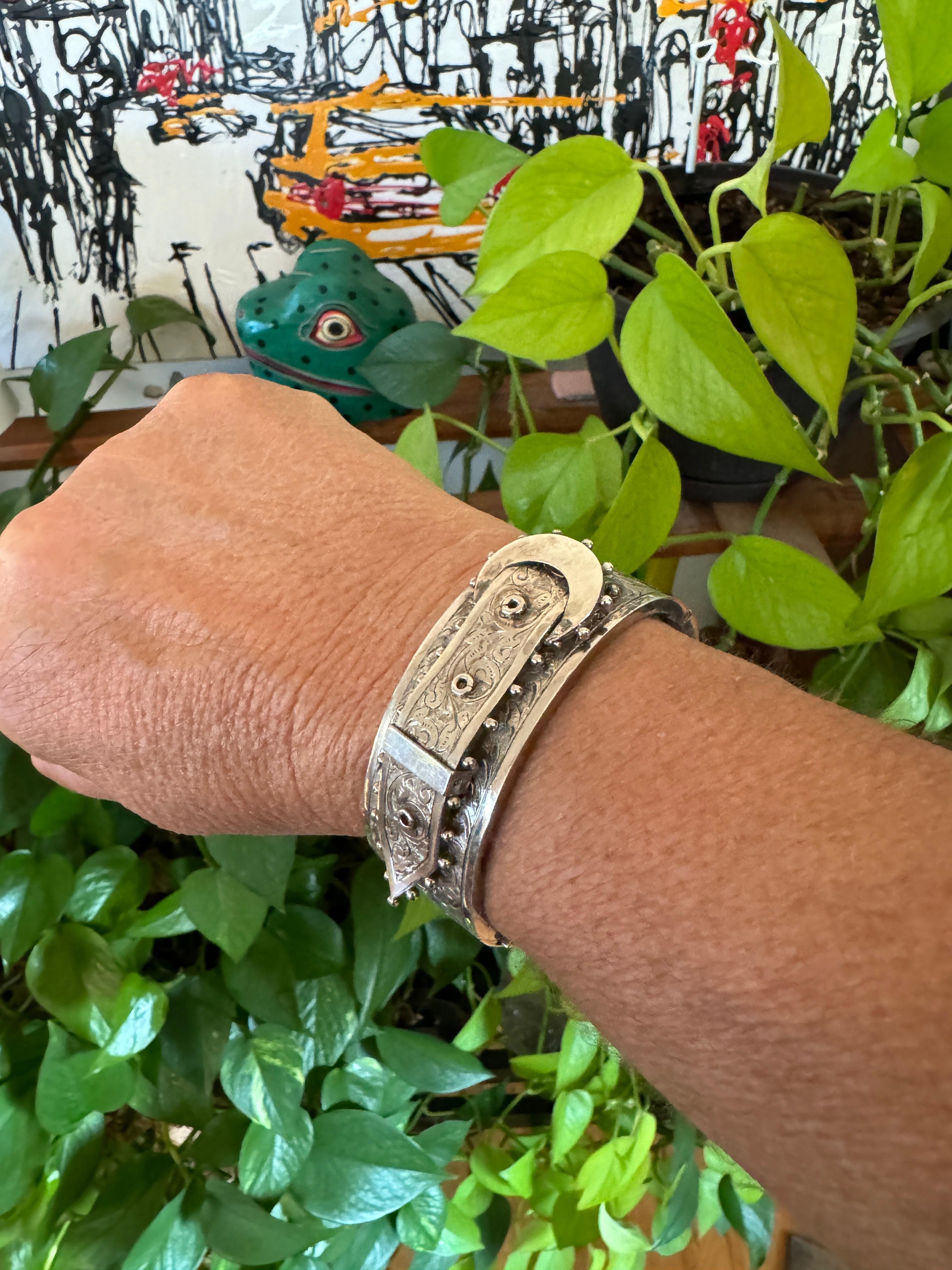 Bracciale con fibbia vittoriano in argento sterling, circa 1880, floreale in vendita 9