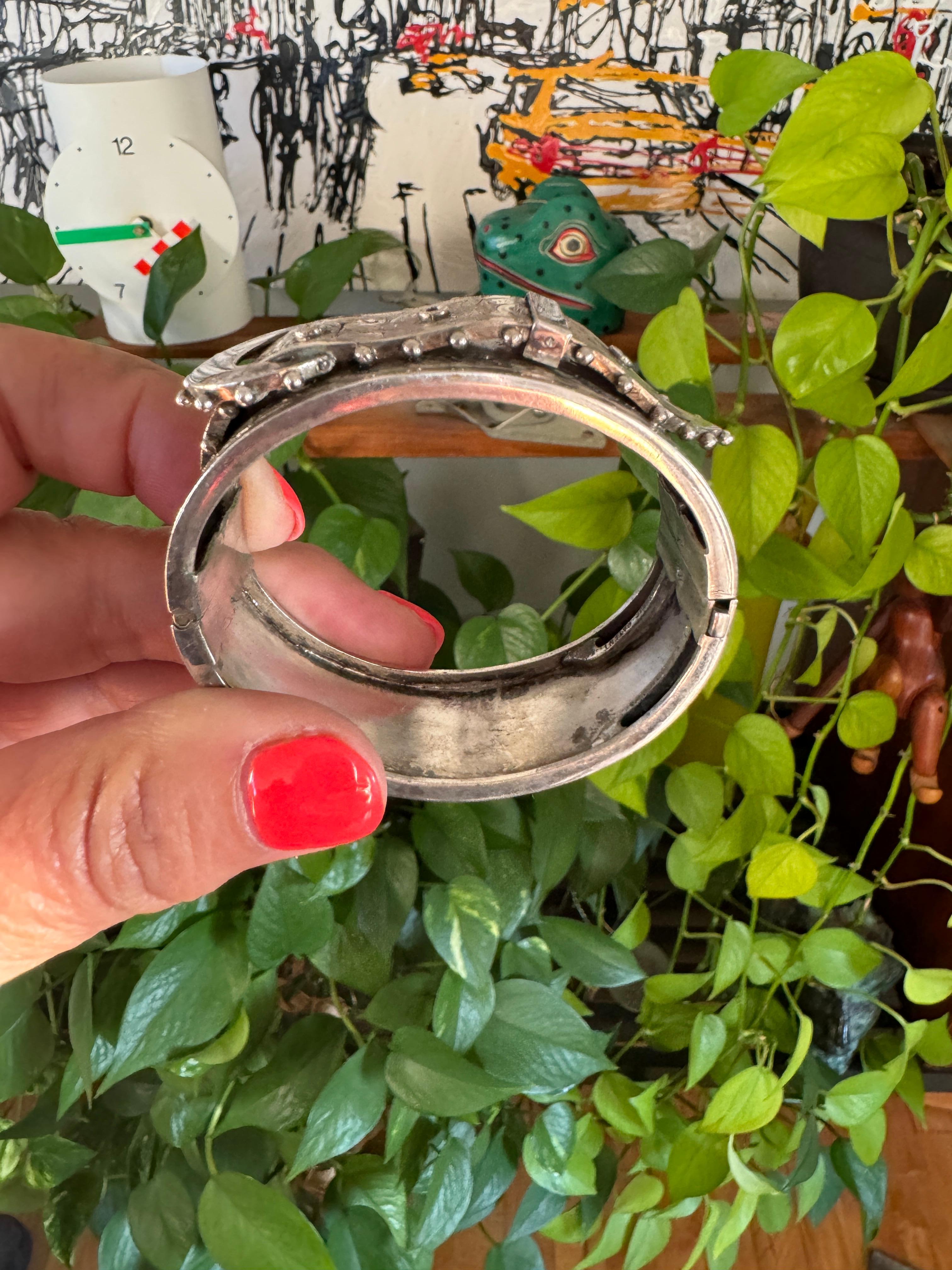 Bracciale con fibbia vittoriano in argento sterling, circa 1880, floreale In condizioni buone in vendita a Wallkill, NY