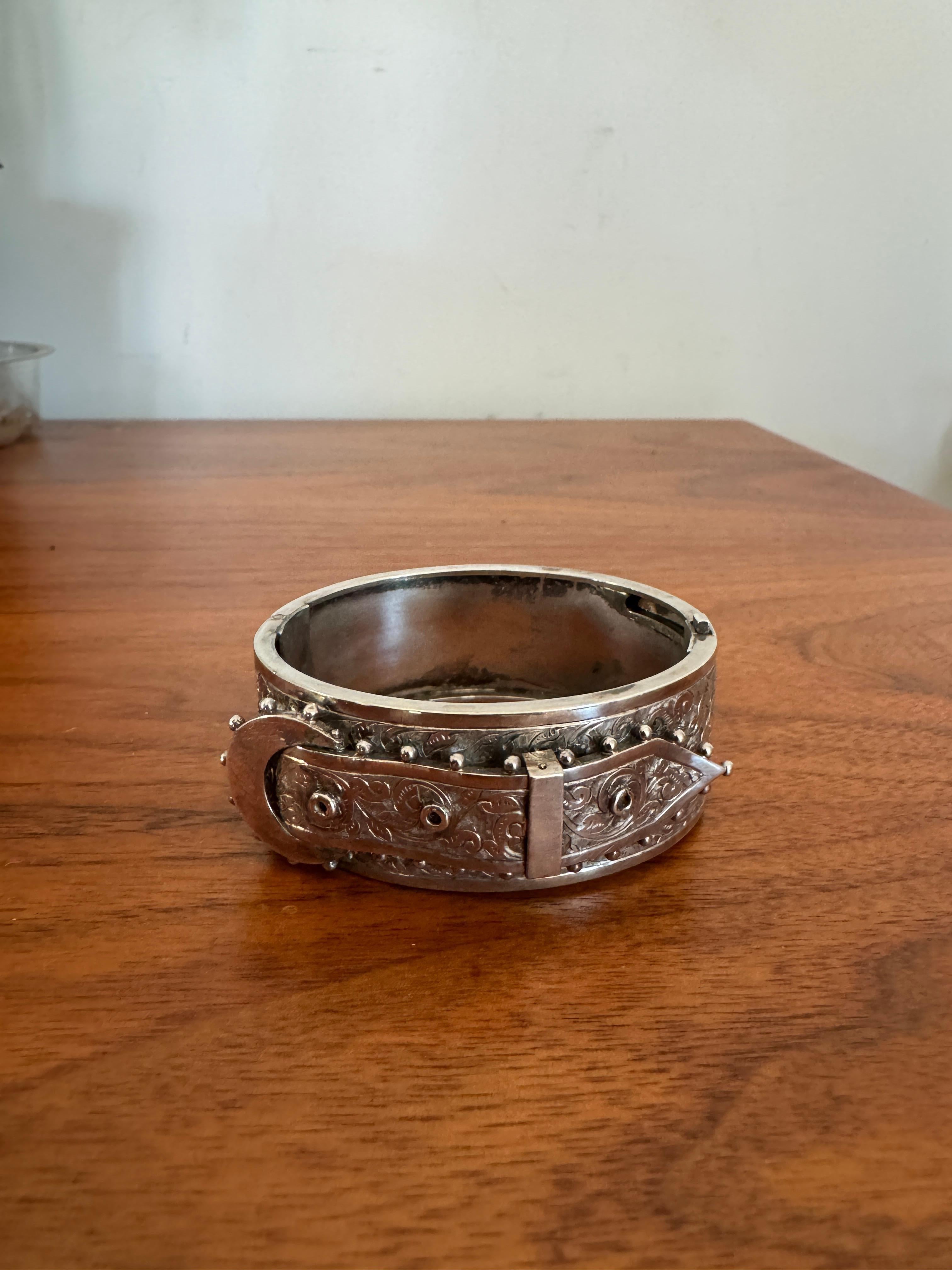 Bracciale con fibbia vittoriano in argento sterling, circa 1880, floreale in vendita 1