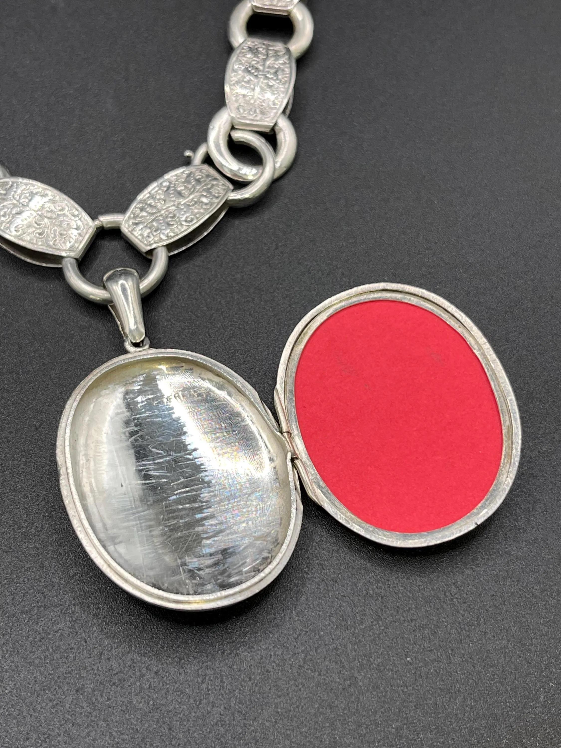 da uomo o donna Collana vittoriana a catena in argento 925 con medaglione inciso in argento Circa 1880 in vendita