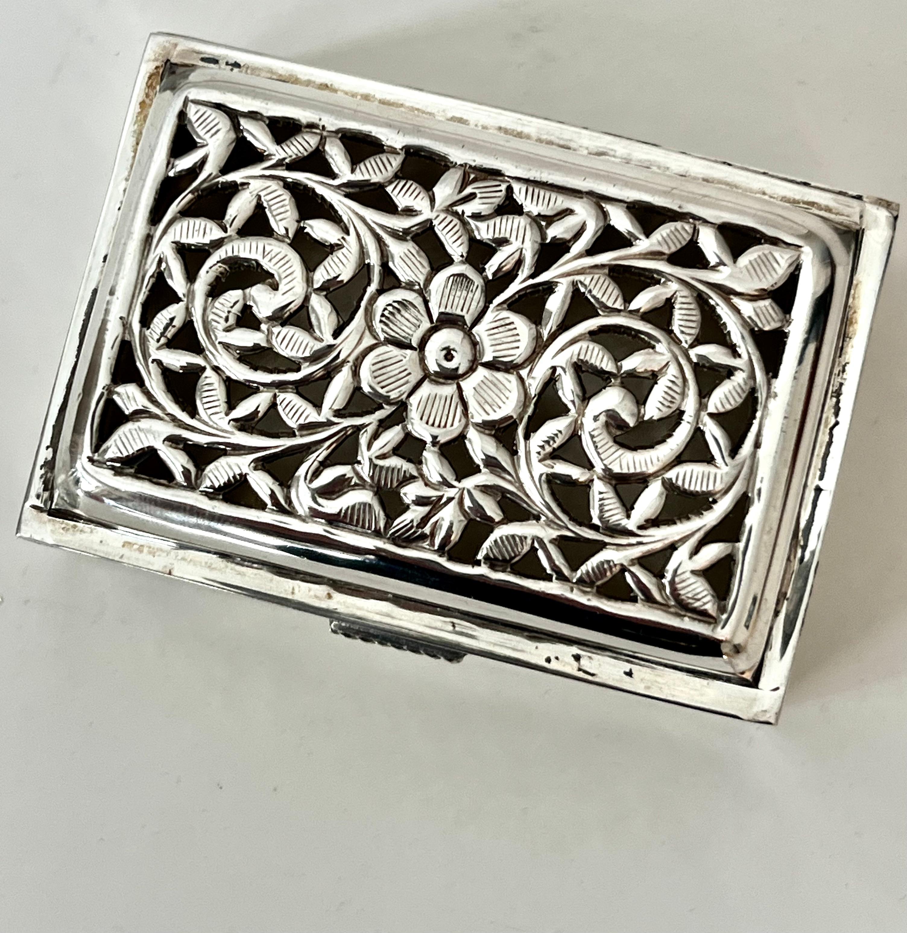Hand-Crafted Sterling Silver Vinaigrette or Decorative box with Ivy and Floral Cut-out For Sale