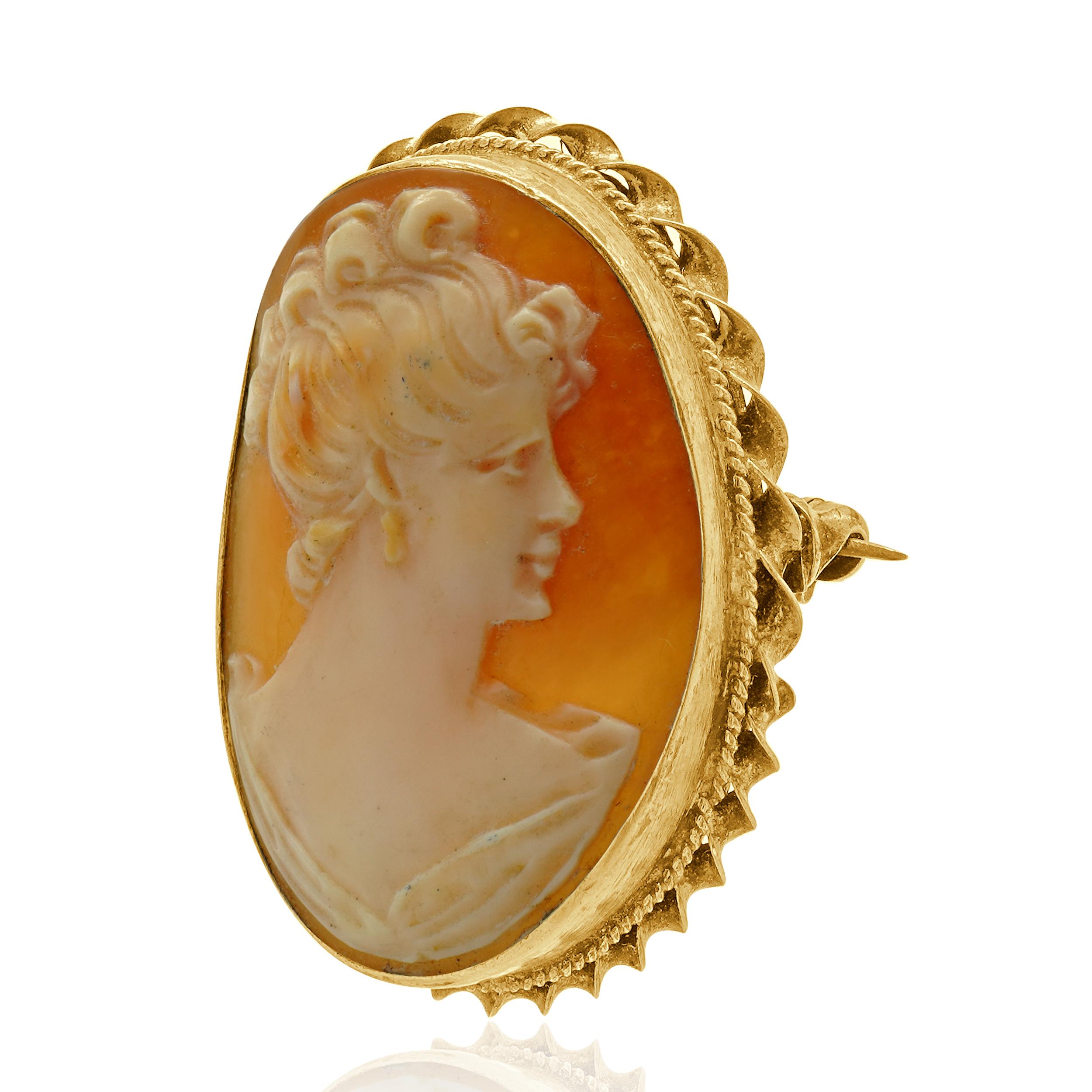 Sterling Silver Vintage Cameo Pin In Excellent Condition For Sale In Scottsdale, AZ