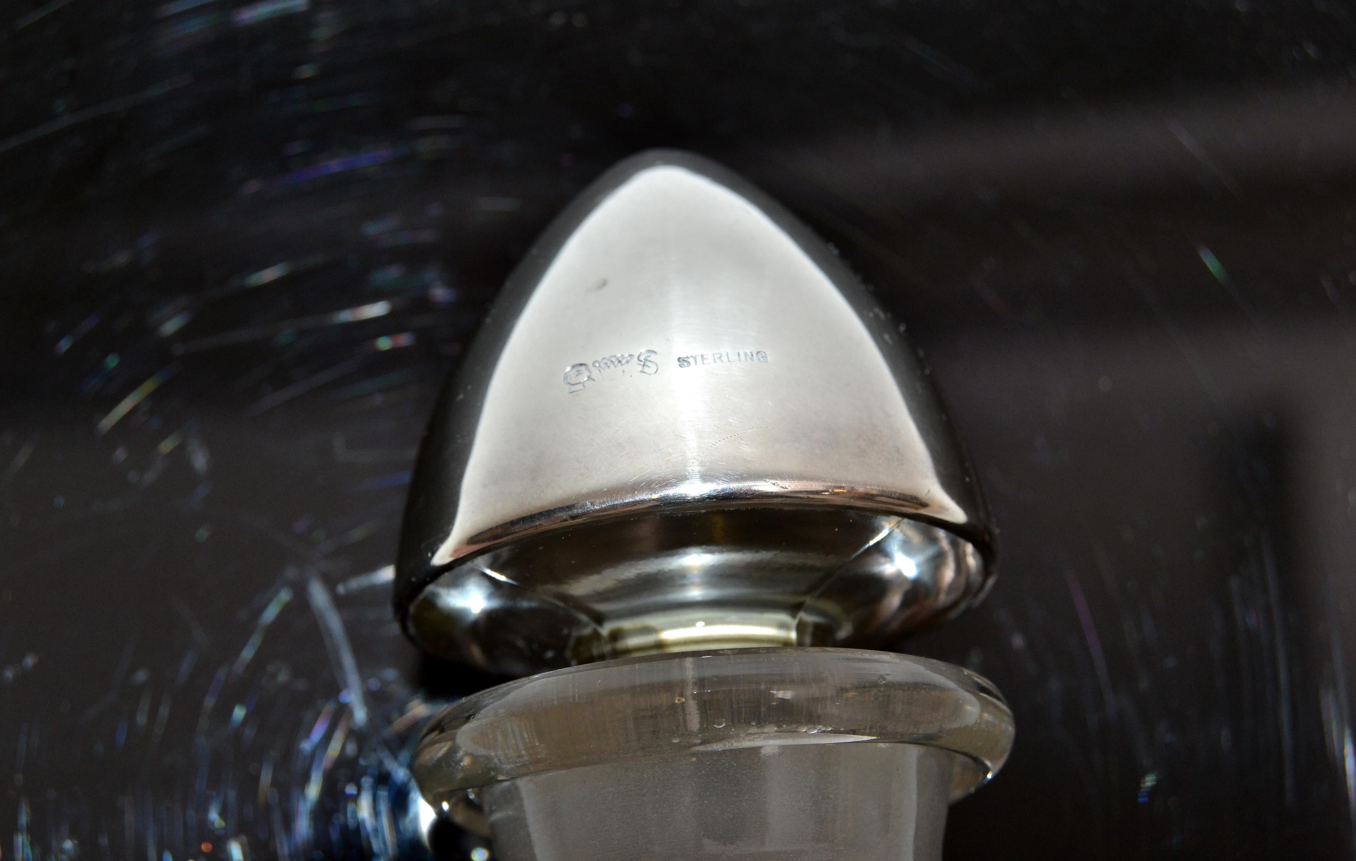Sterling Silver Vintage Clear Cut Art Glass Perfume Bottle with Silver Stopper In Good Condition For Sale In Miami, FL