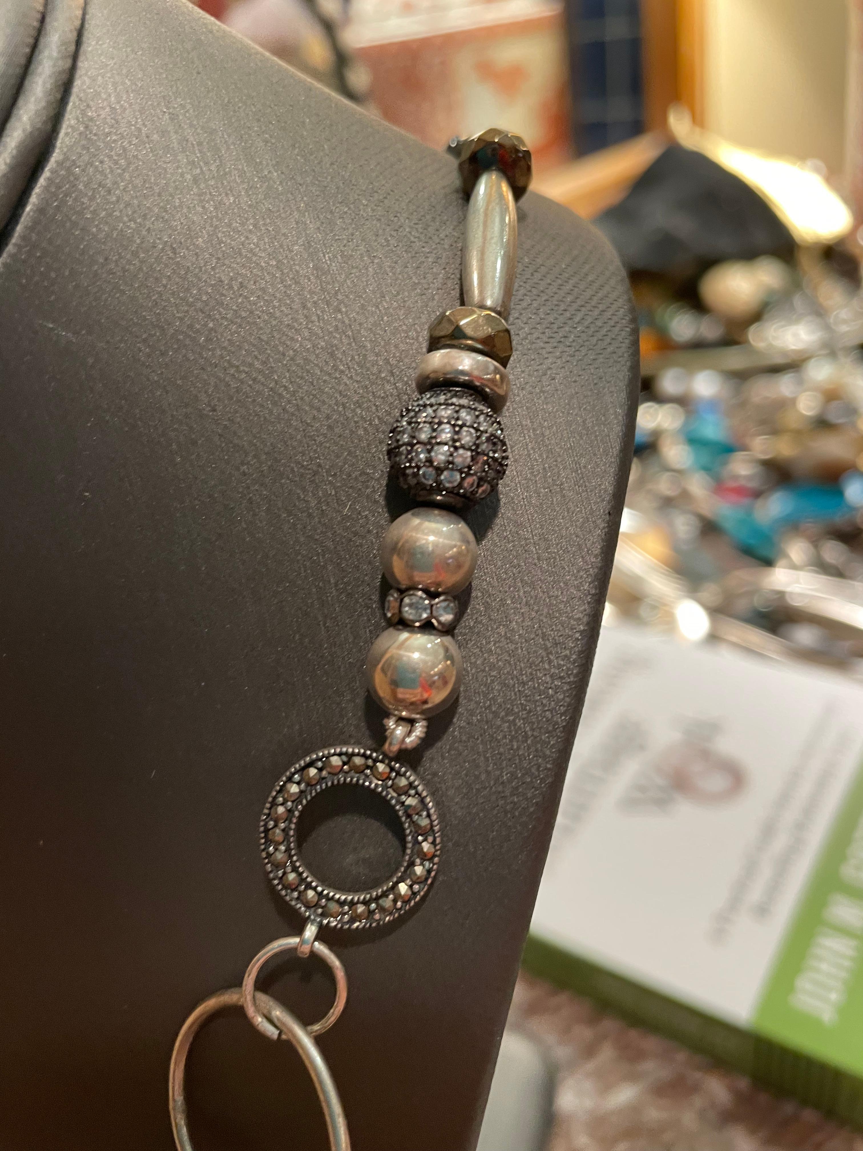 Taglio rotondo Collana con ciondolo a forma di pavone d'epoca in argento sterling di Lorraine's Bijoux in offerta in vendita