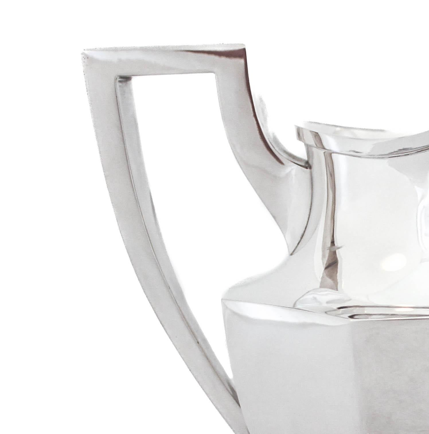 Jarra de agua de plata de ley en Excelente estado para la venta en Brooklyn, NY