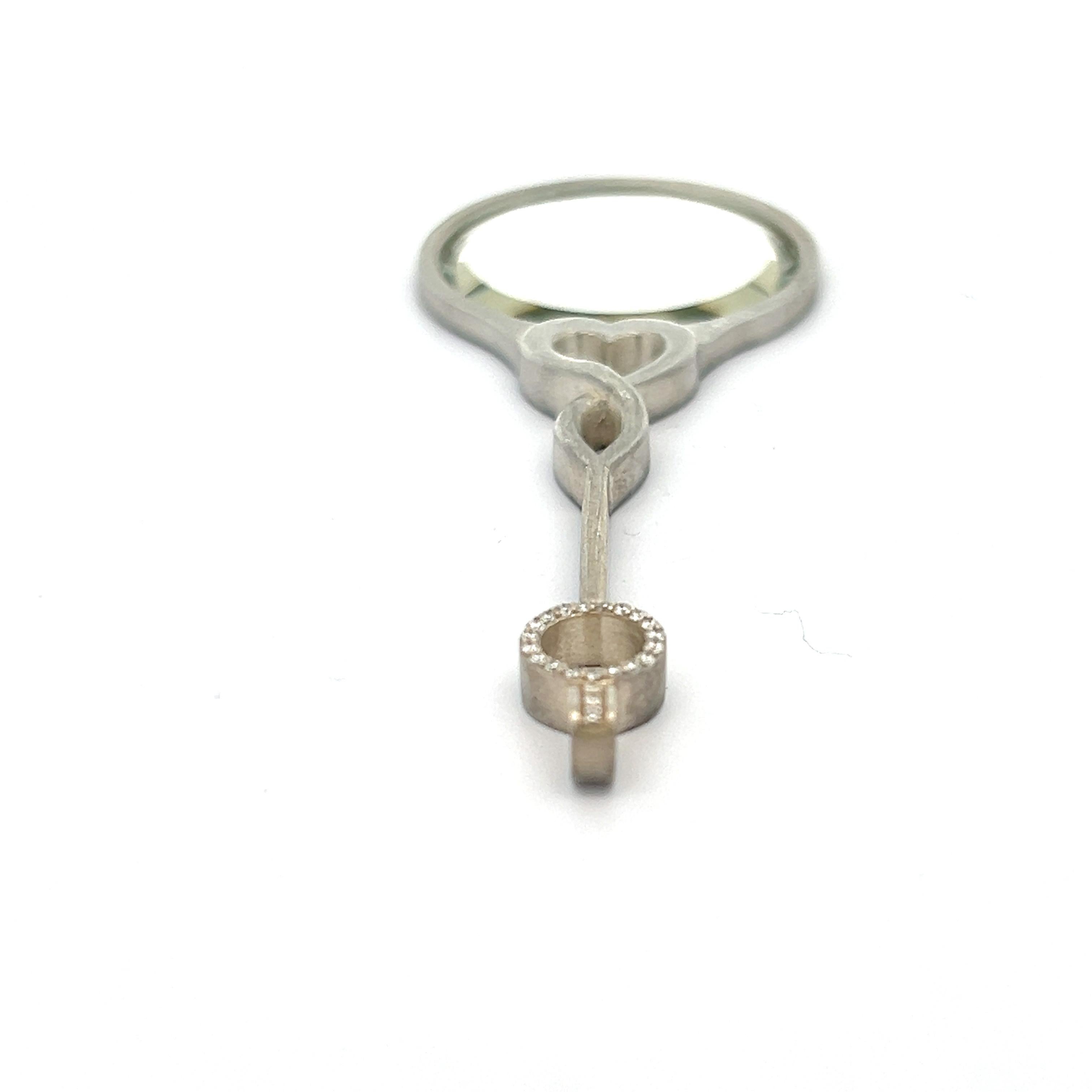 Taglio rotondo Ciondolo a specchio con diamanti bianchi in argento sterling in vendita
