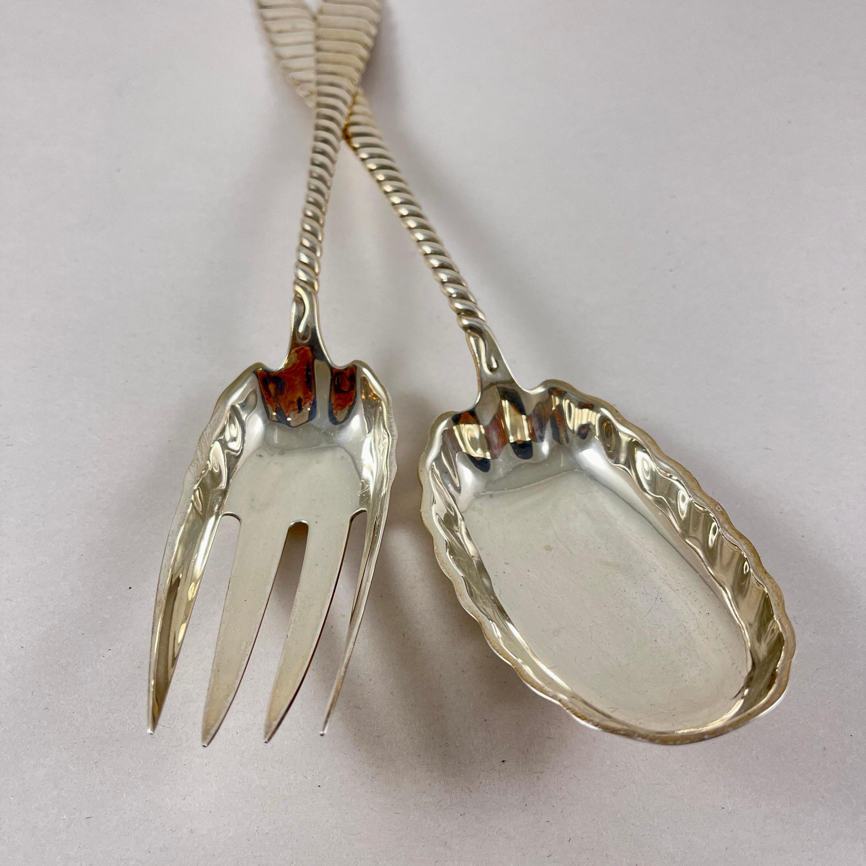 XIX secolo Servitori da insalata ovali di Whiting in argento sterling, anno di emissione 1880 in vendita