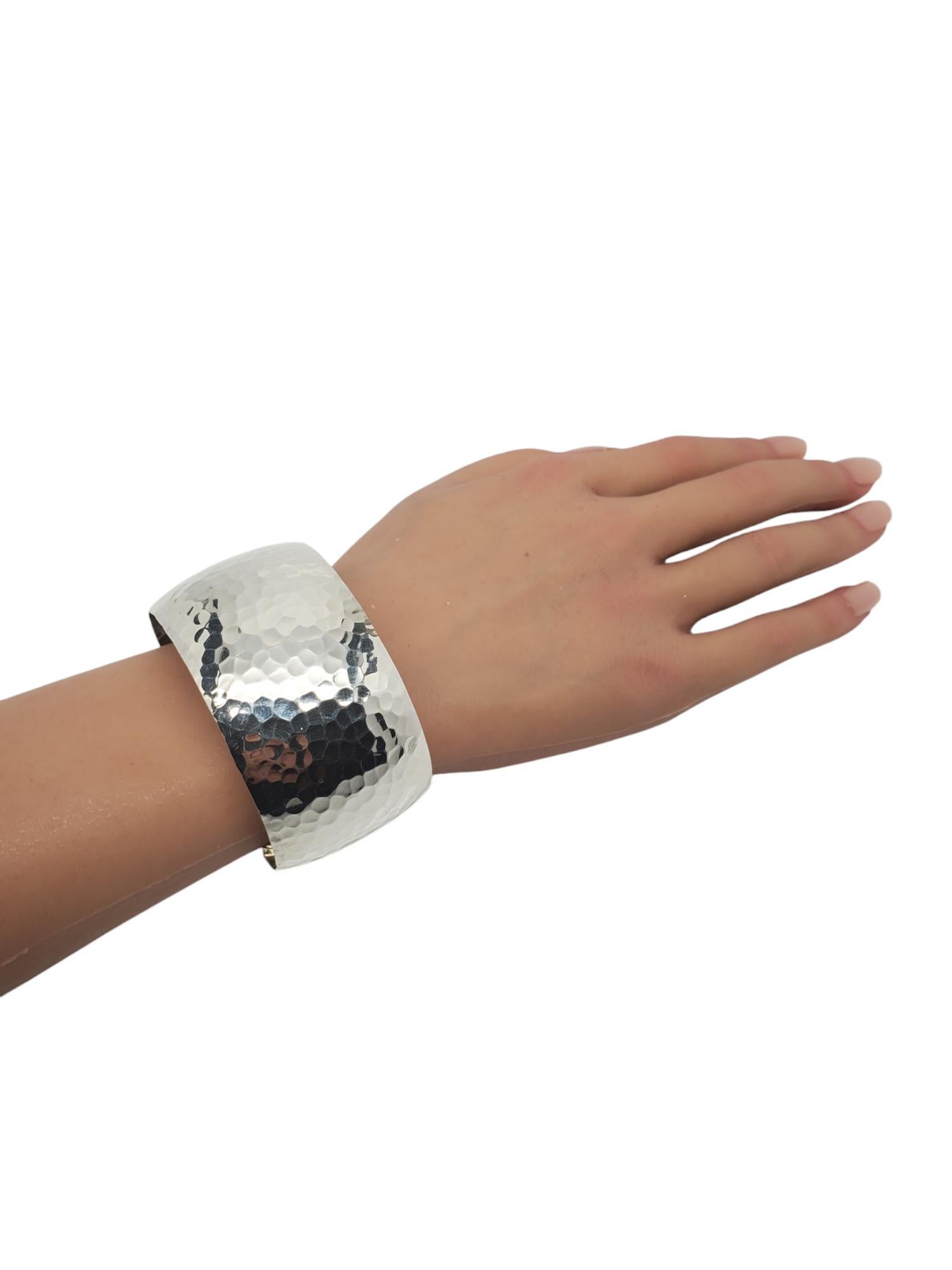 Bracelet manchette large martelé en argent sterling # 20761 en vente 7