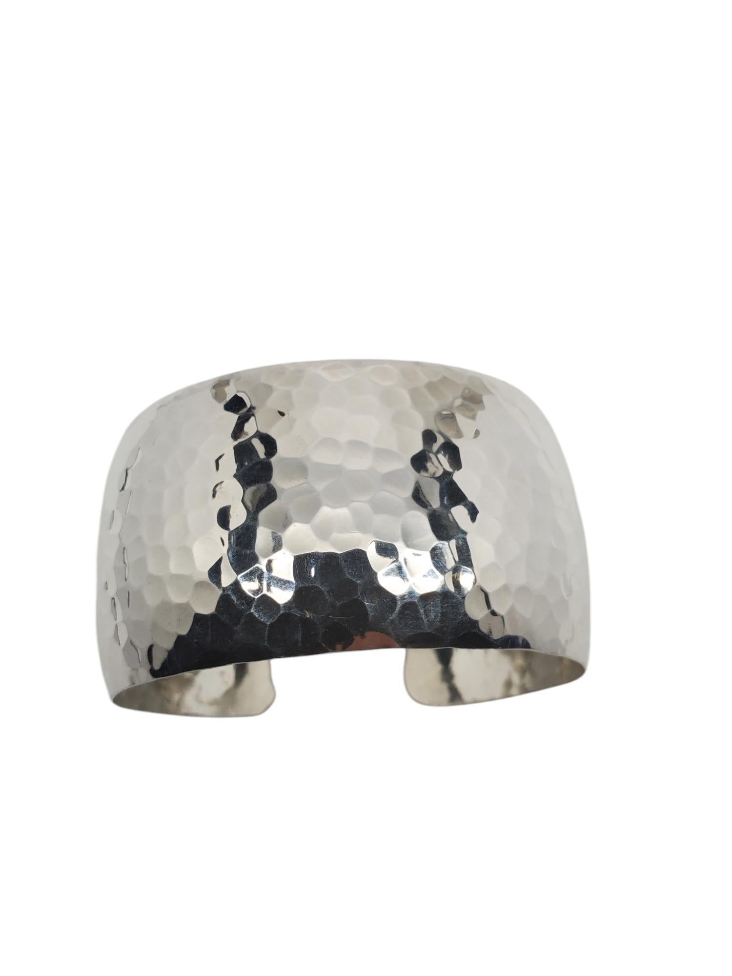 Breites gehämmertes Manschettenarmband aus Sterlingsilber # 20761