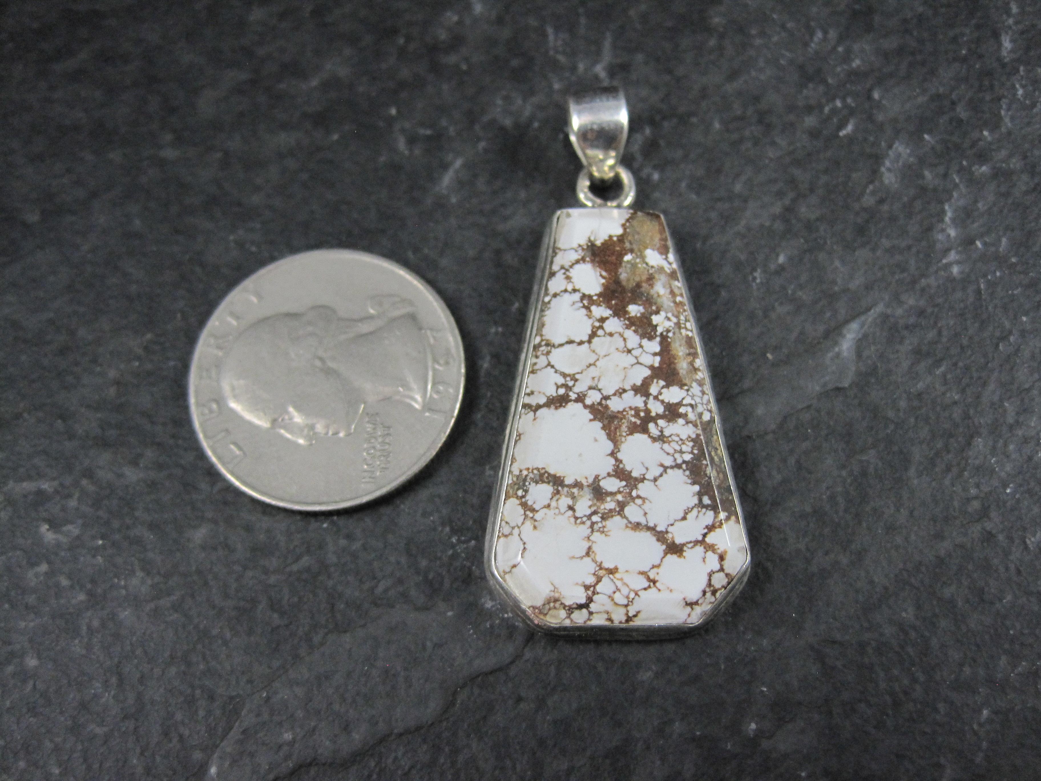 Moderno Ciondolo in magnesite a forma di cavallo selvaggio in argento 925 in vendita