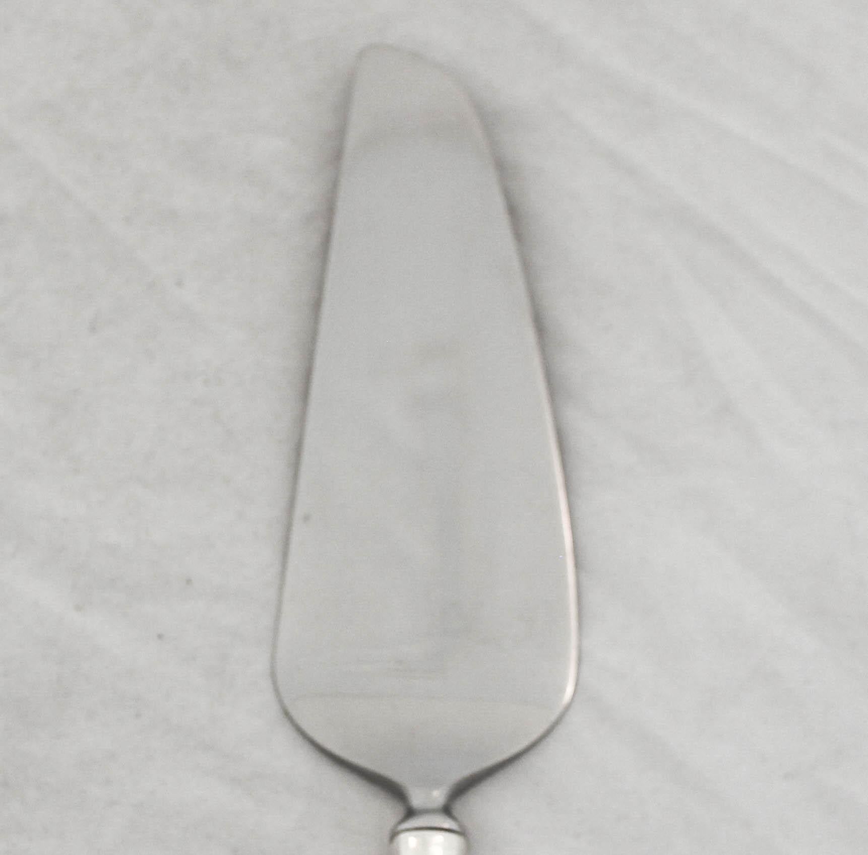 In offerta c'è una tortiera in argento sterling di Gorham Silversmiths con il motivo 
