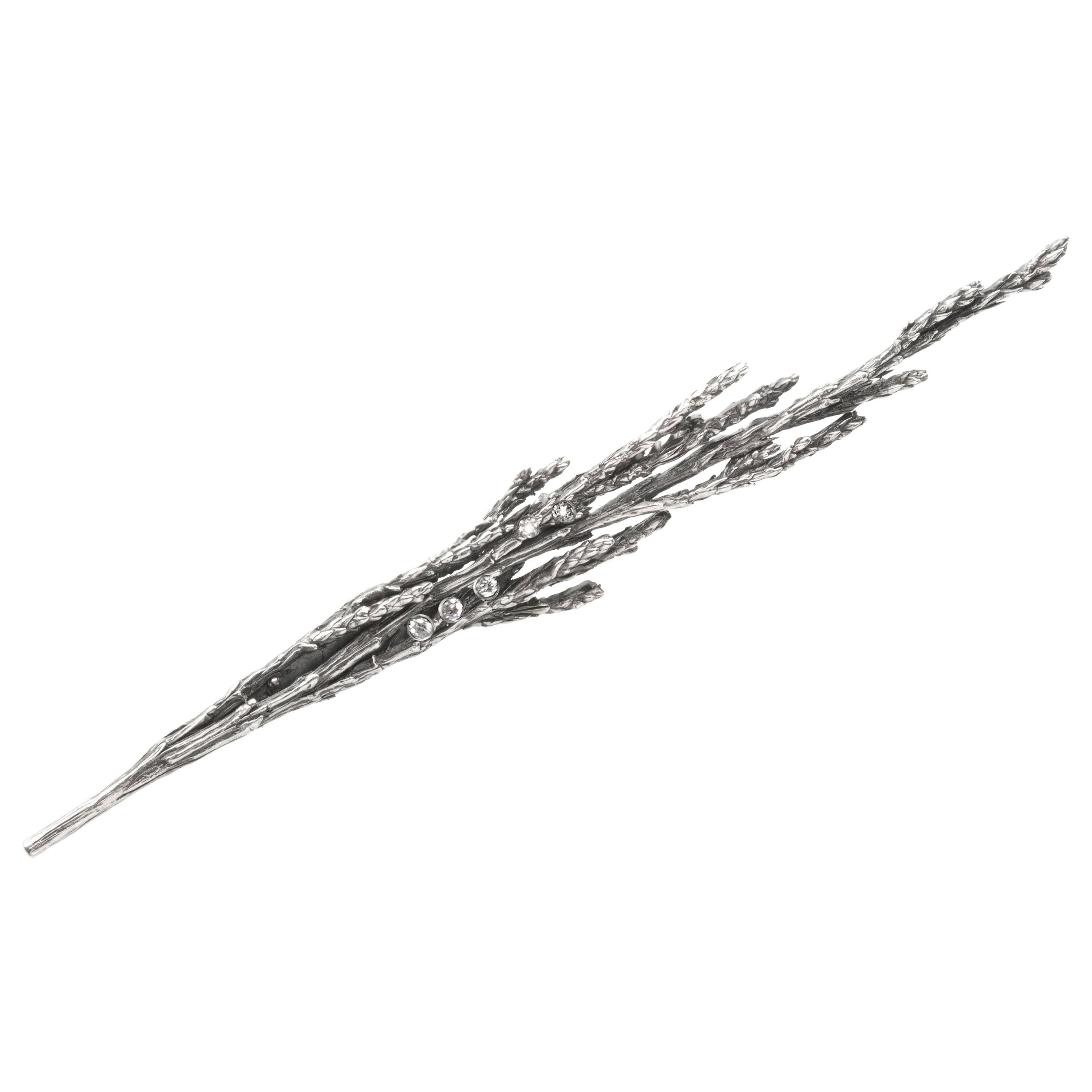 Broche de guérison d'hiver en argent sterling avec diamants de l'artiste en vente