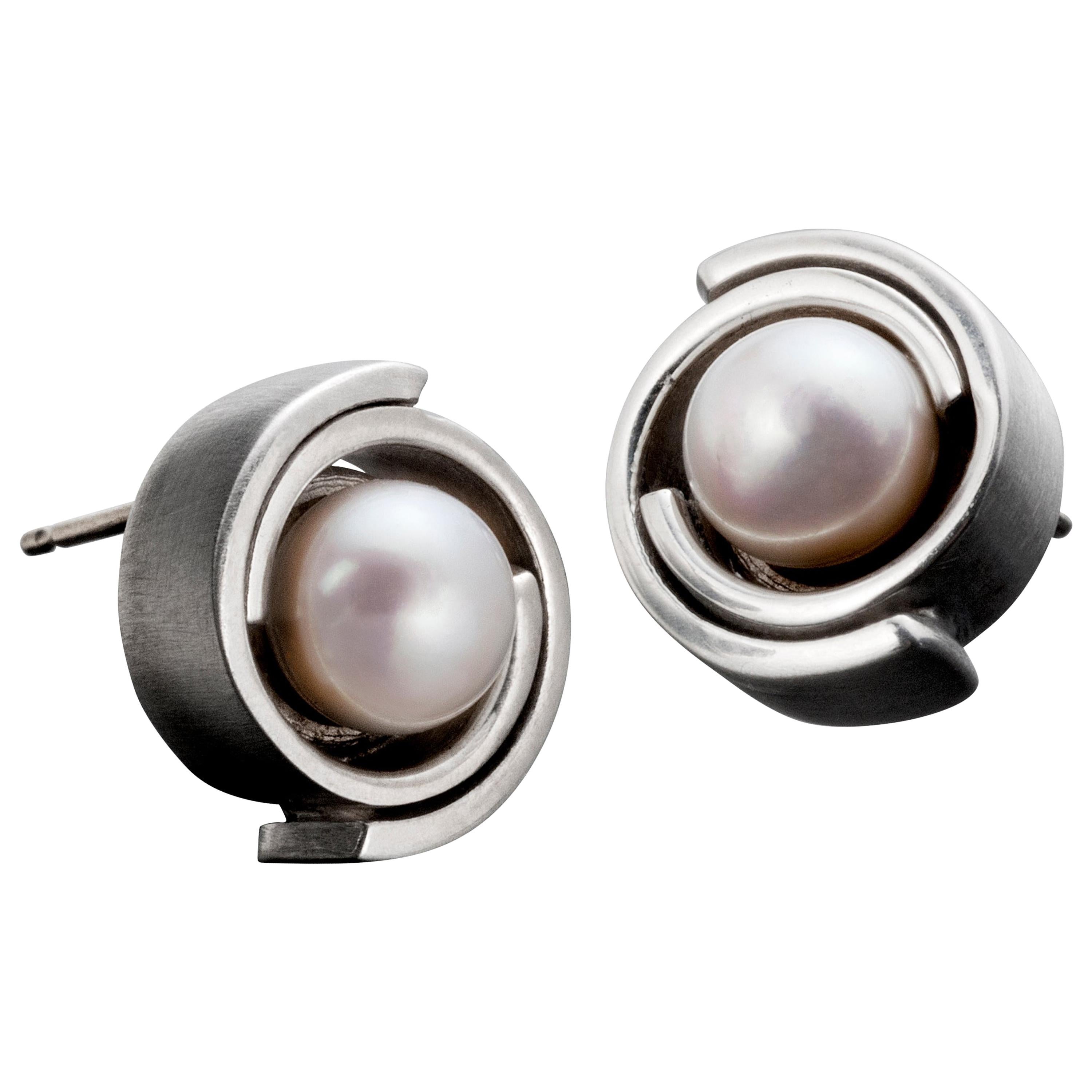 Clous d'oreilles en argent sterling avec perles Akoya en vente