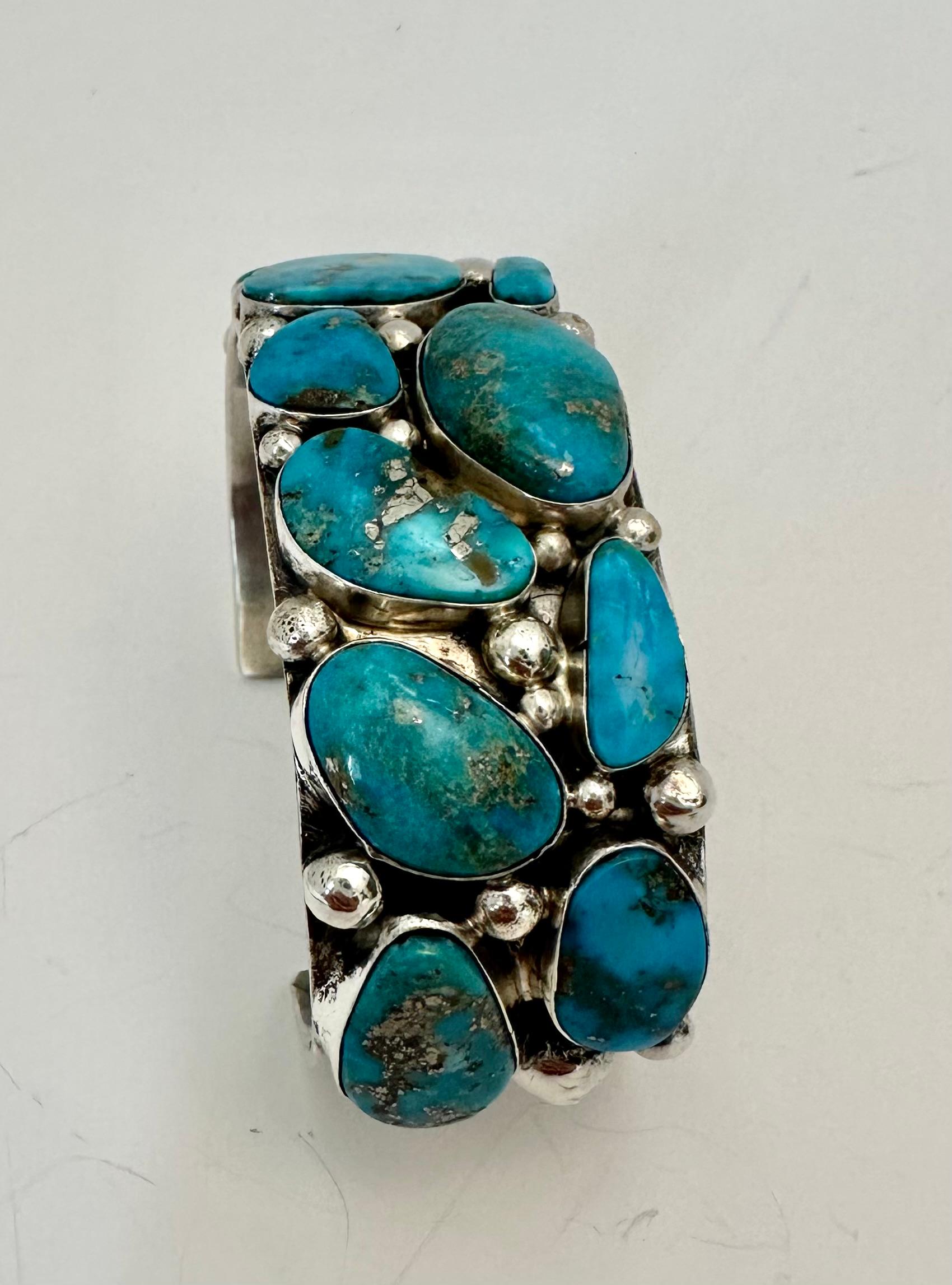 Argent sterling .925  Bracelet manchette en turquoise Blue Ridge signé par l'artiste Navajo Robert Shakey

1