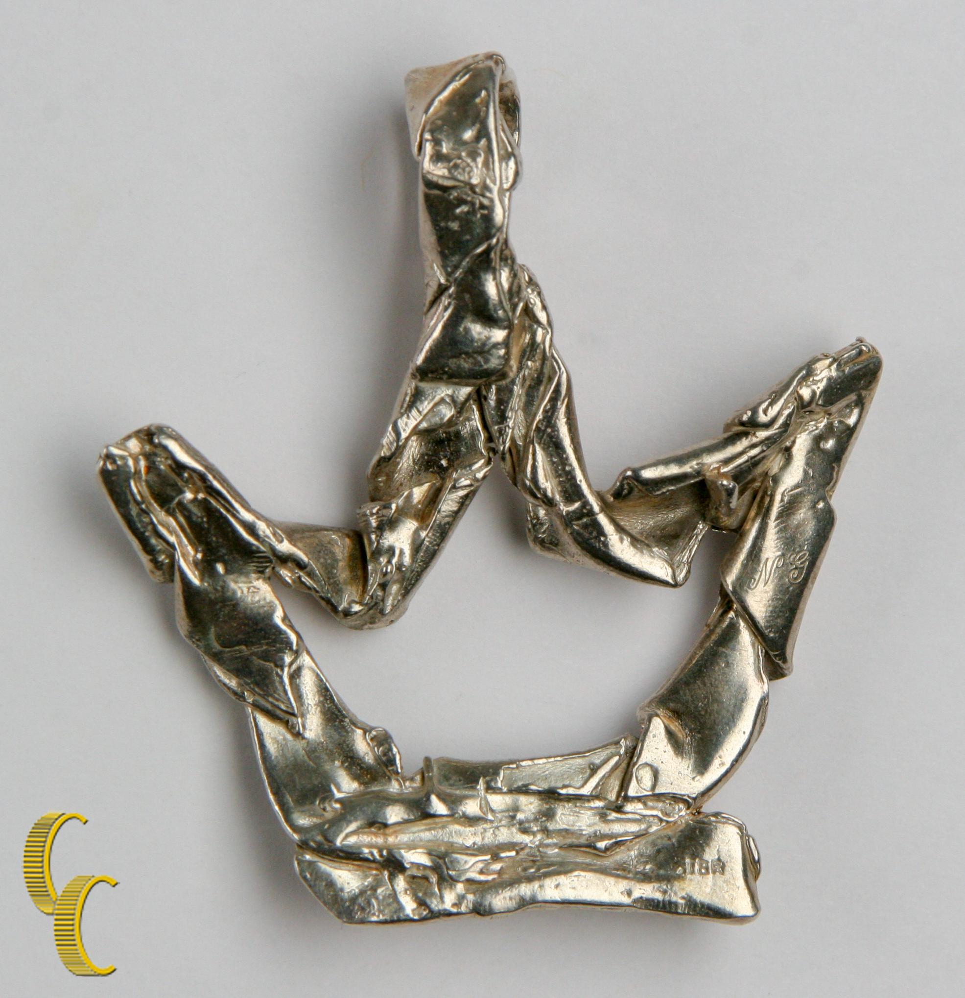 Moderno Ciondolo a forma di corona rugosa in argento sterling in vendita