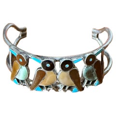 Manschettenarmband aus Sterlingsilber mit Zuni-Vogel-Intarsien, Pawn Native American, 1970er Jahre