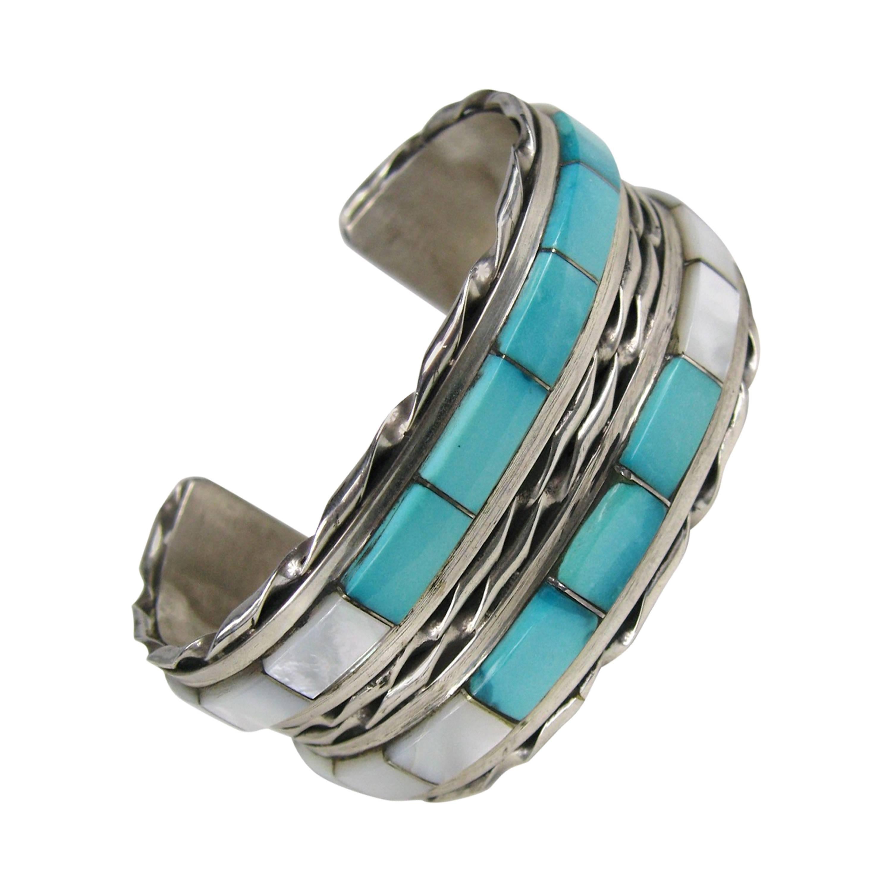 Sterling silver Zuni Mother of Pearl & Turquoise Cuff Bracelet Native American  In Good Condition For Sale In Wallkill, NY