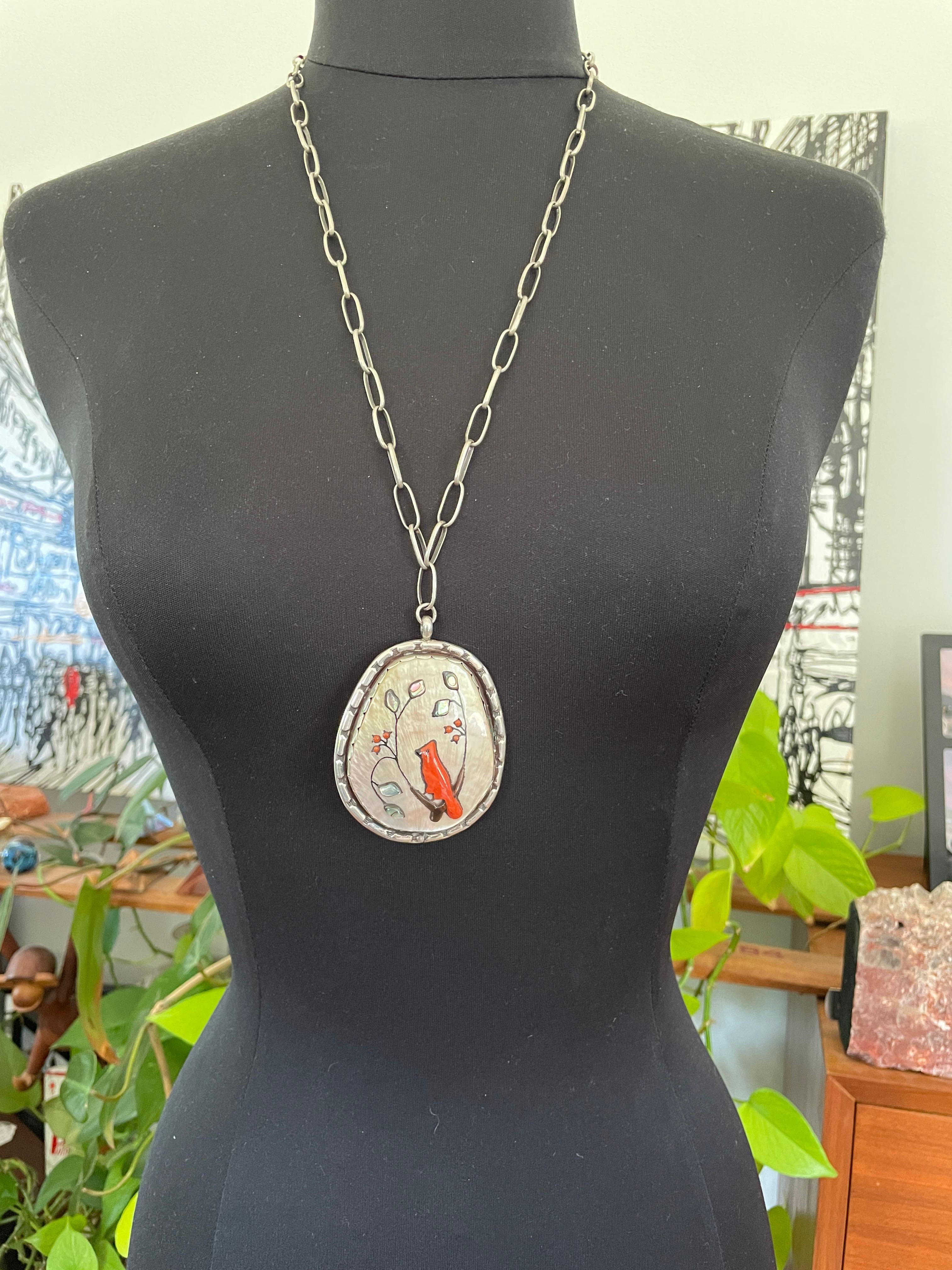 Ciondolo con corallo e conchiglia Zuni in argento Sterling con collana Nativi Americani in vendita 4