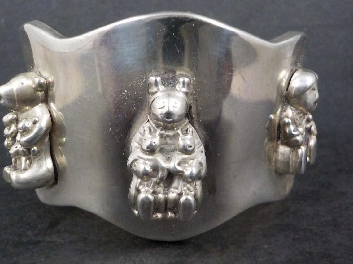 Bracciale Sterling Storyteller 6,5 pollici Acoma Pueblo Tony B Chino In condizioni ottime in vendita a Webster, SD