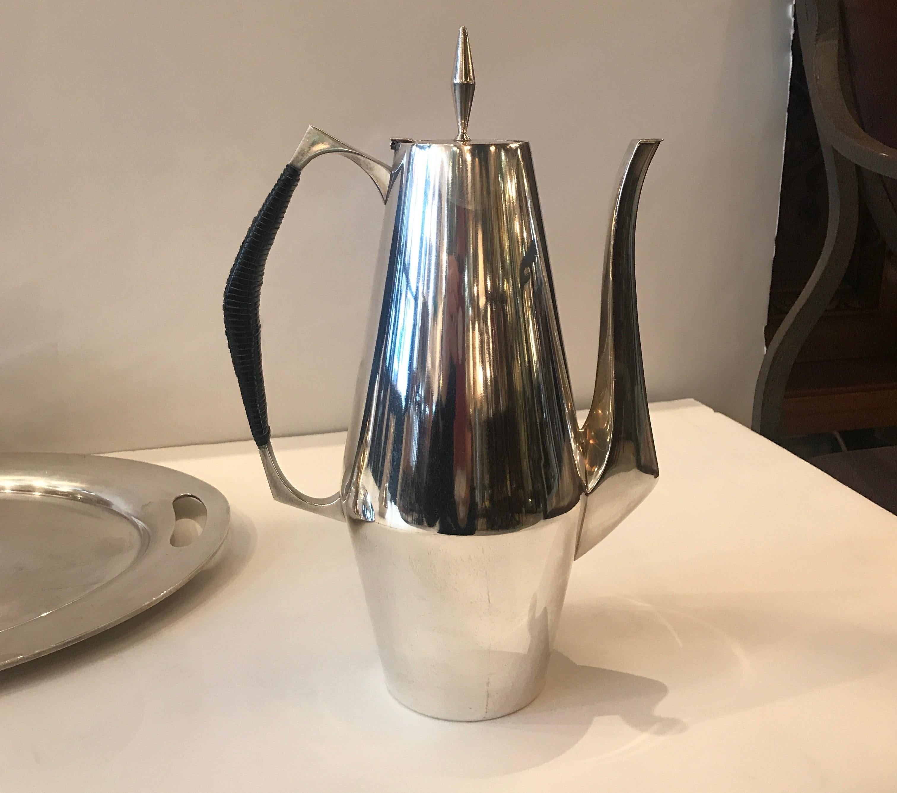 Sterling Tea Service Designed by Gio Ponti for Reed and Barton In Good Condition For Sale In Lambertville, NJ