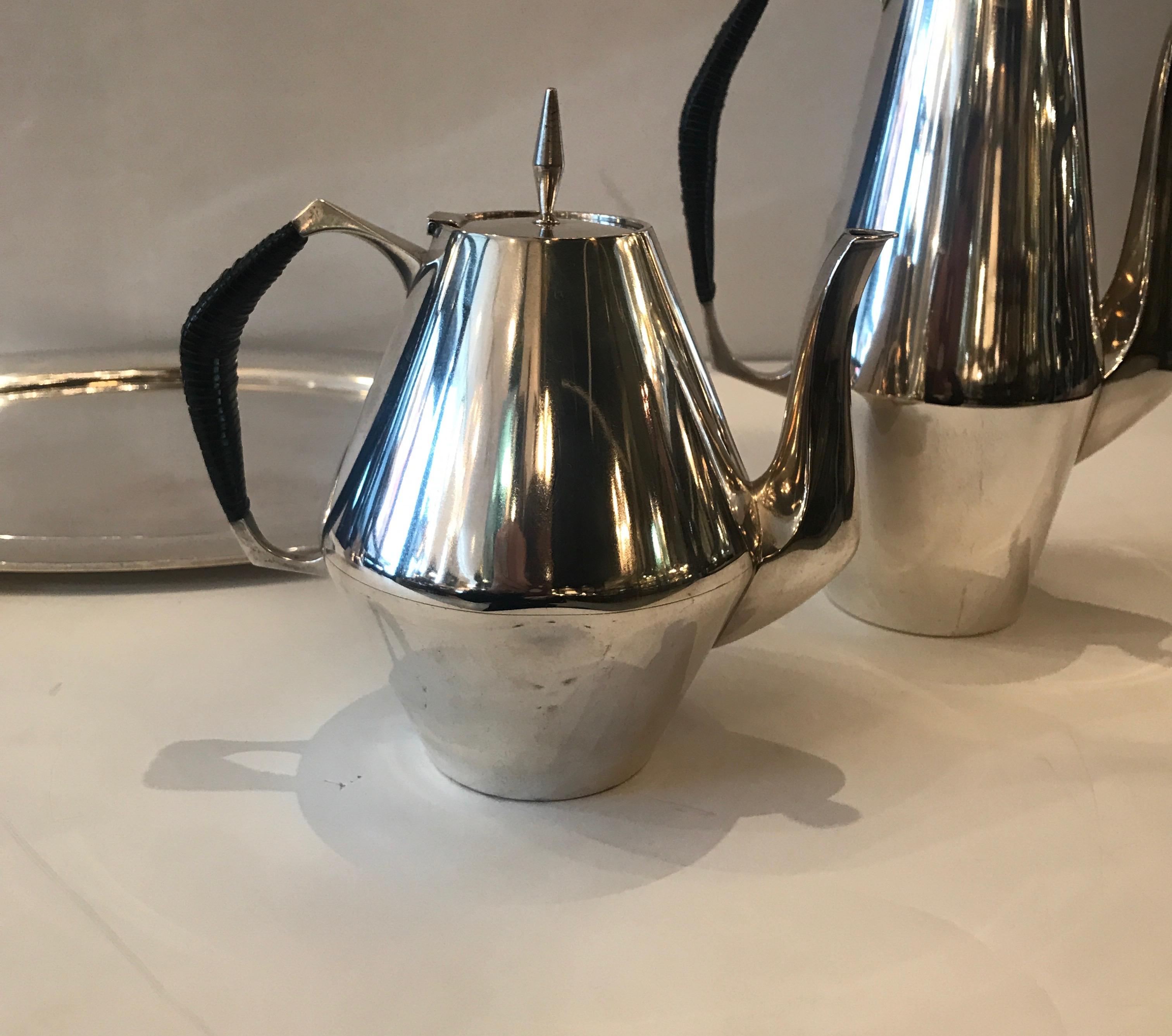 Sterling Tea Service Designed by Gio Ponti for Reed and Barton In Good Condition For Sale In Lambertville, NJ