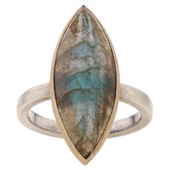 Anello solitario con cocktail di labradorite in argento e oro giallo - 925 e 14k Marquise