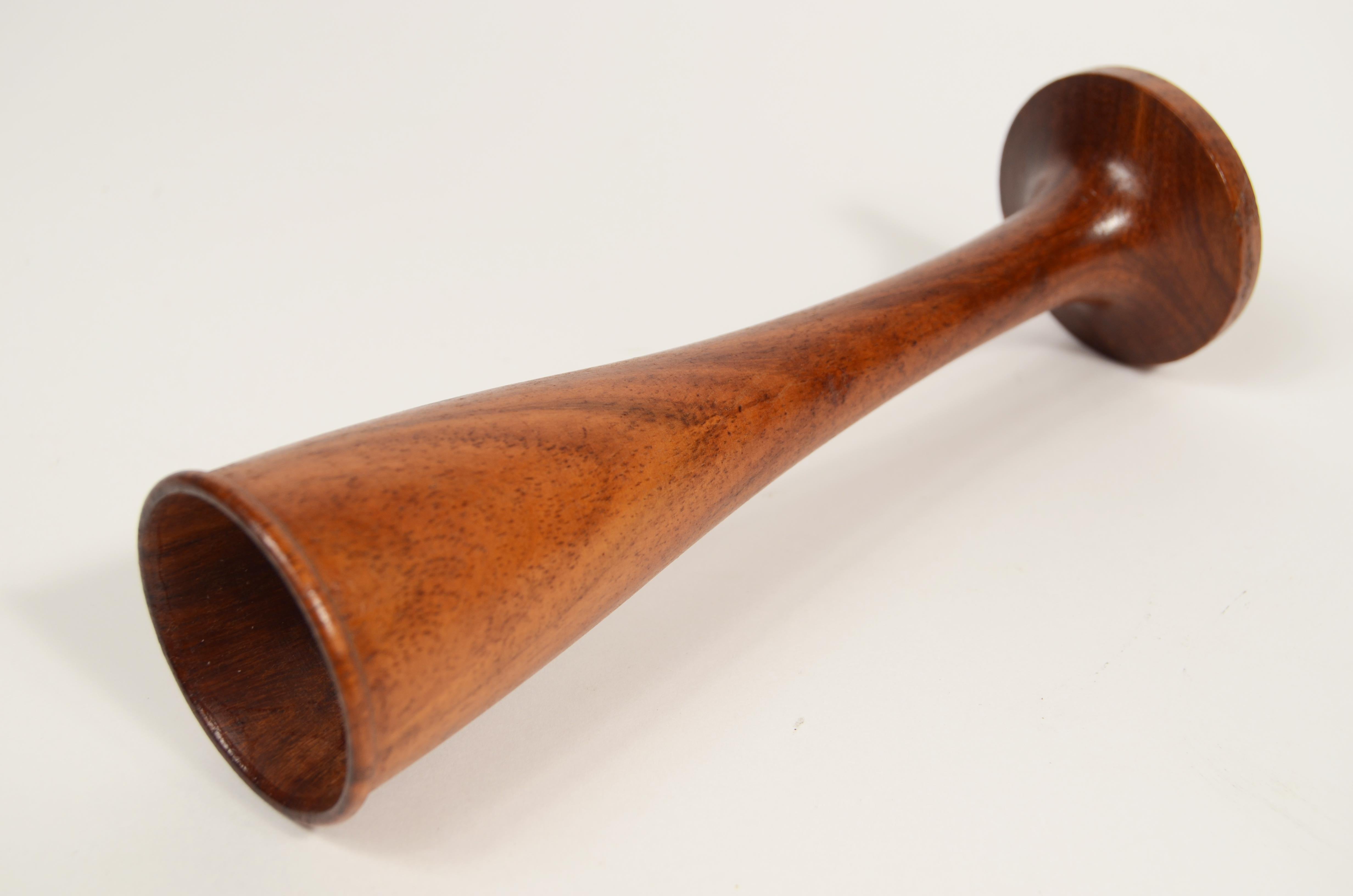 Stéthoscope en bois provenant d'un arbre fruitier, début du 20e siècle Fabrication anglaise Bon état - En vente à Milan, IT
