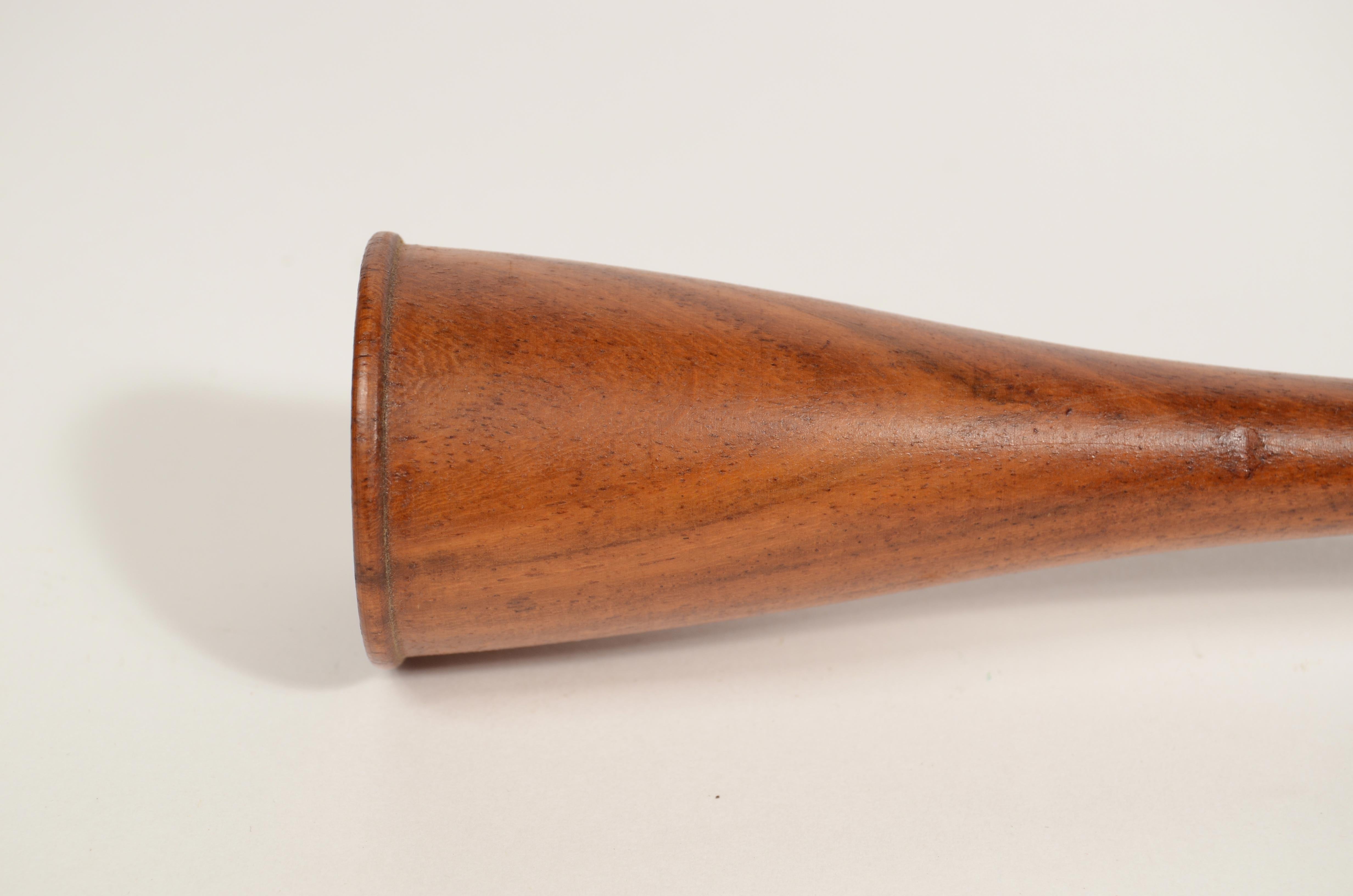 Stéthoscope en bois provenant d'un arbre fruitier, début du 20e siècle Fabrication anglaise en vente 2
