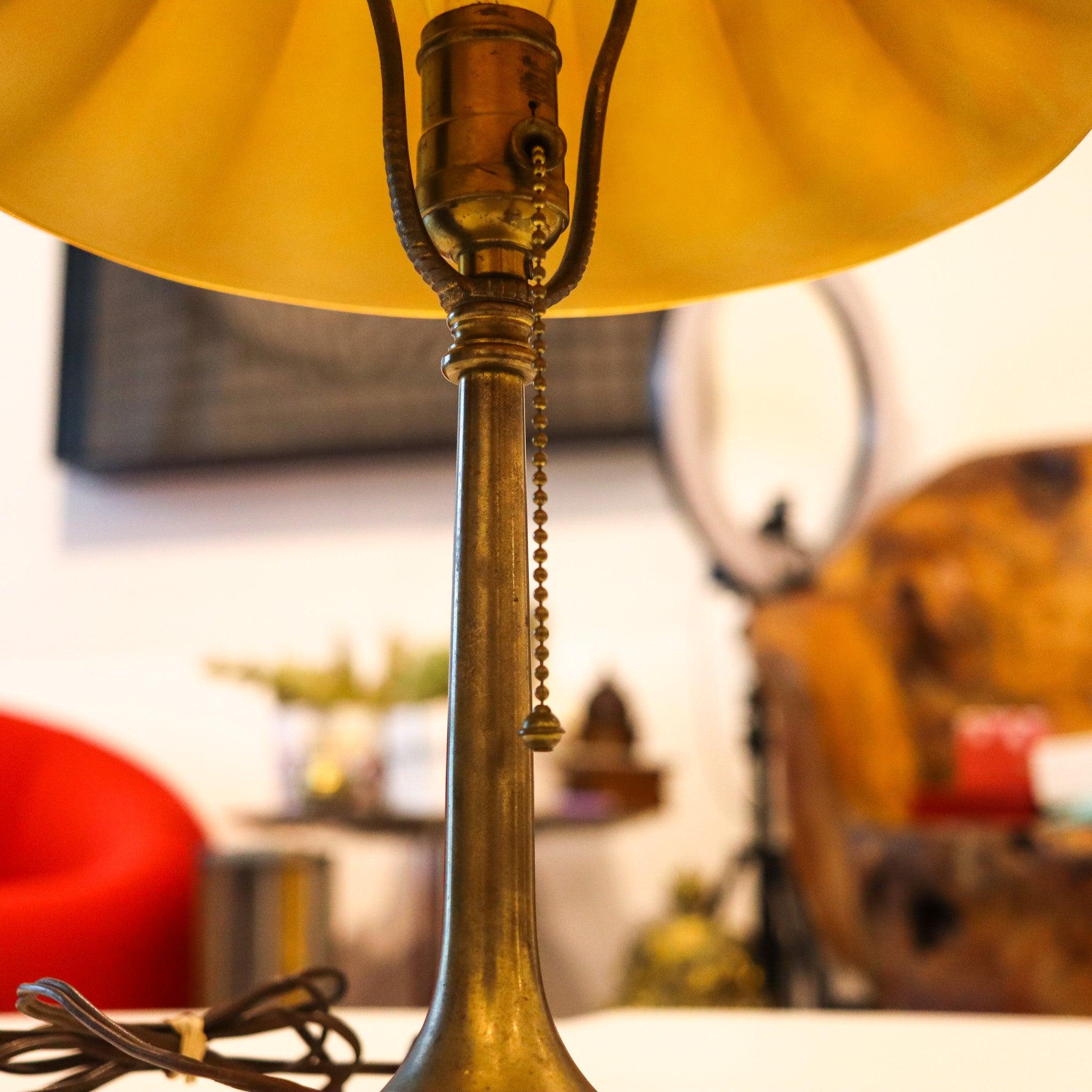 STEUBEN 1915 Antique Arts & Crafts Table Lamp With Gold Aurene Art Glass In Excellent Condition In Miami, FL