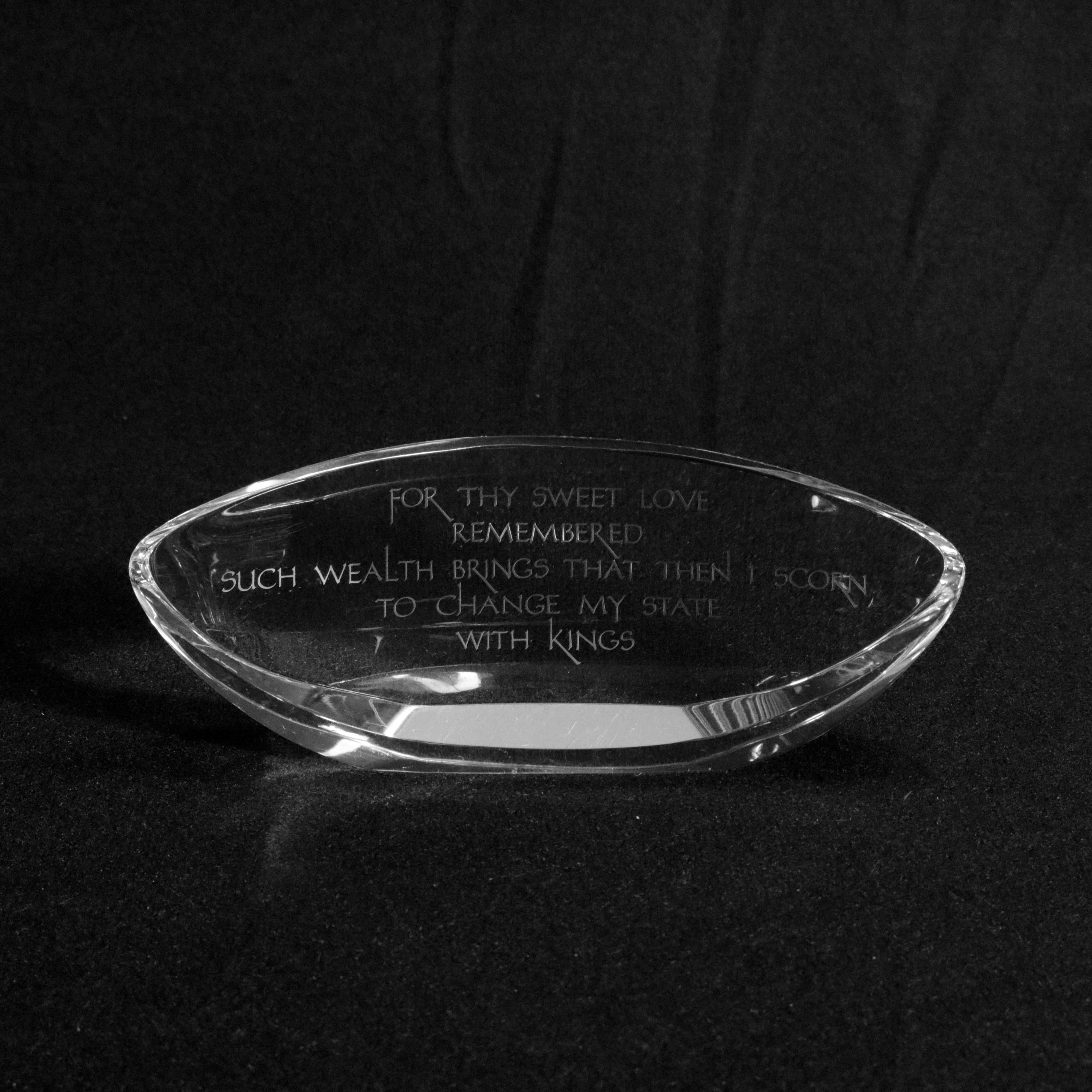 An art glass paperweight by Steuben offers inscription by William Shakespeare Sonnet 29: 