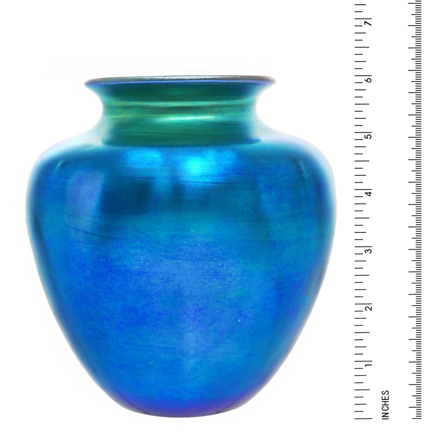 Steuben Blue Aurene Vase In Excellent Condition In Litchfield, CT
