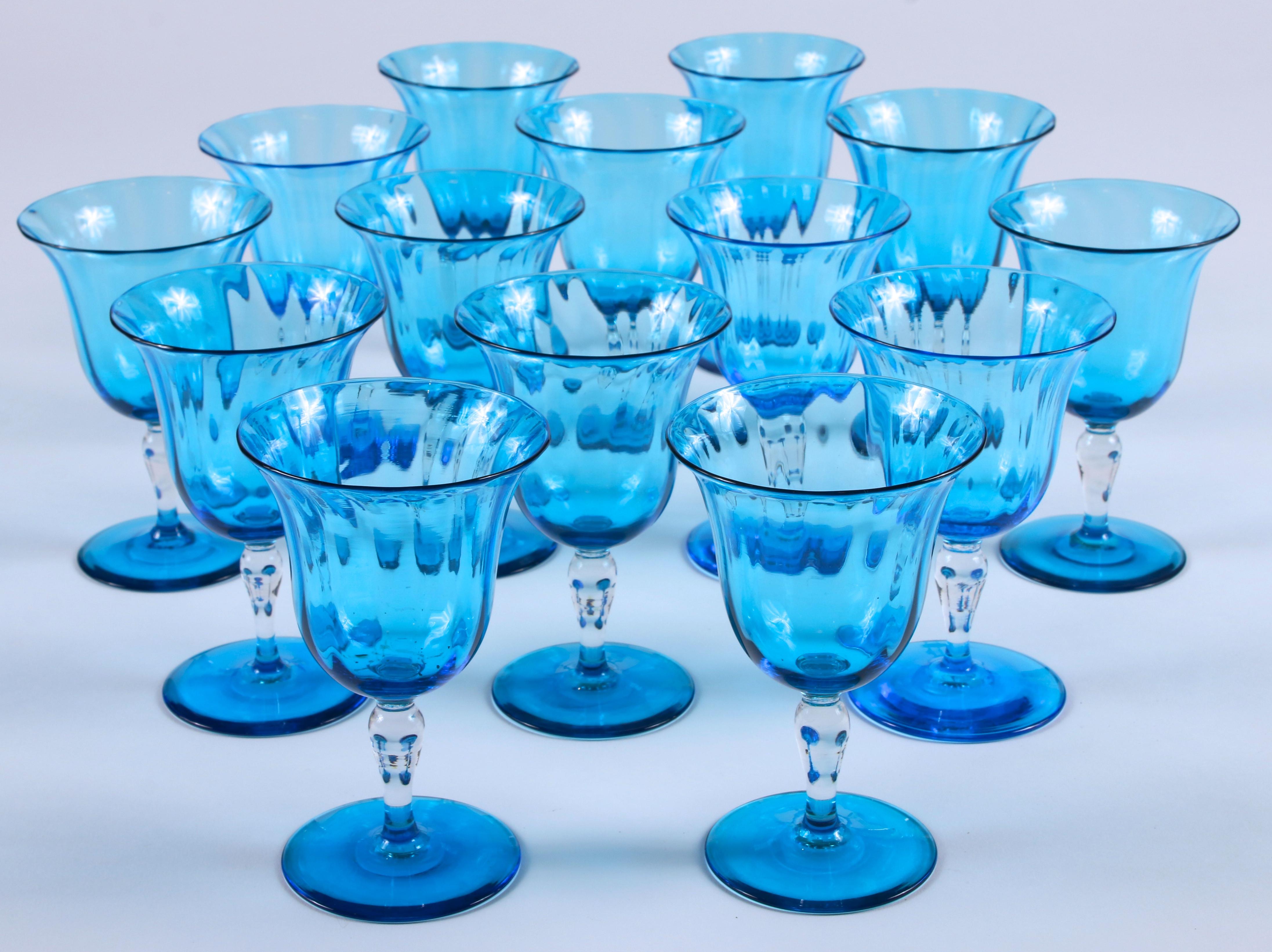 This Steuben optic rib set has been hand-blown in the famous Steuben 