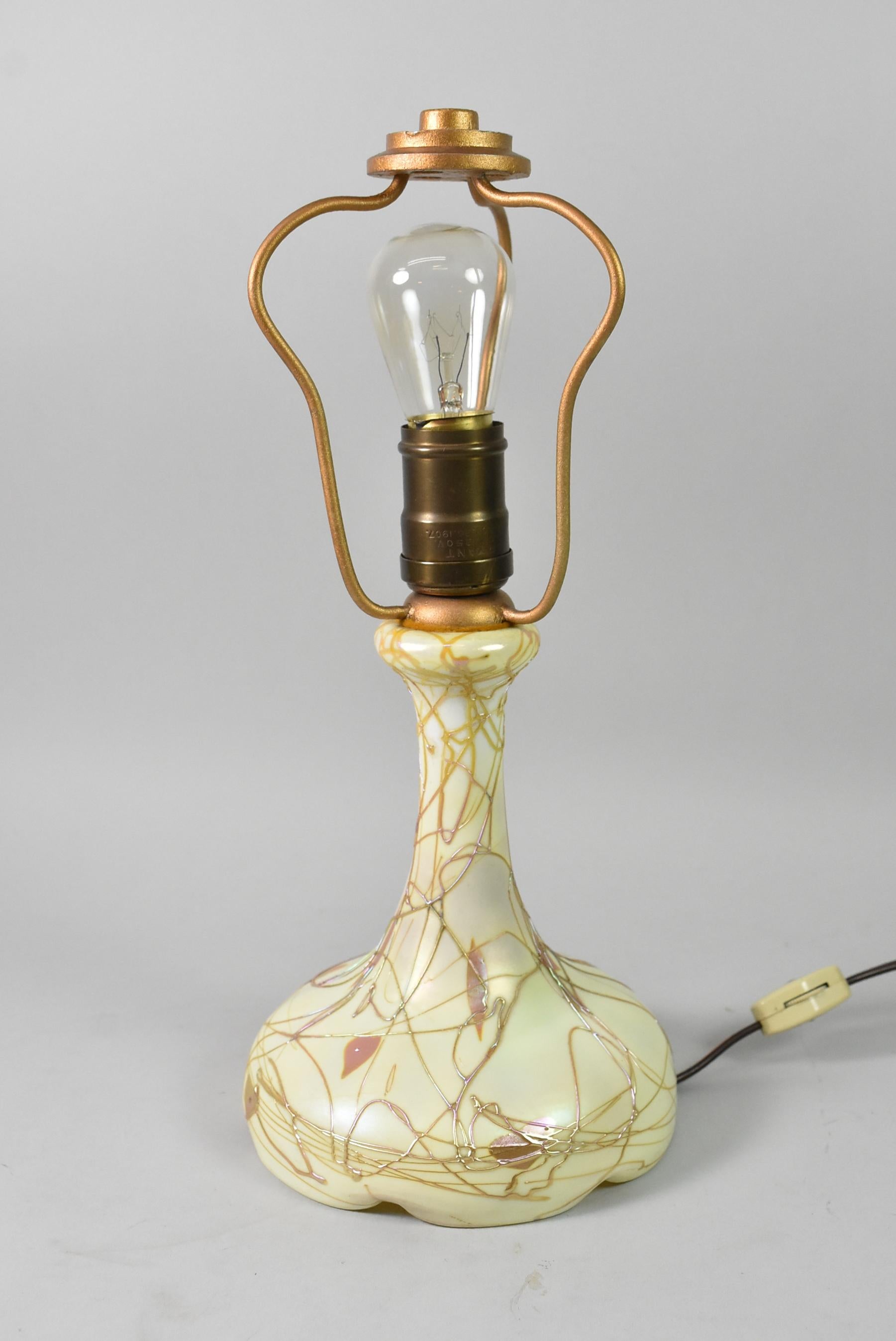 Lámpara Steuben Boudoir Art Glass, Corazón y Enredadera Dorados Vidrio artístico en venta