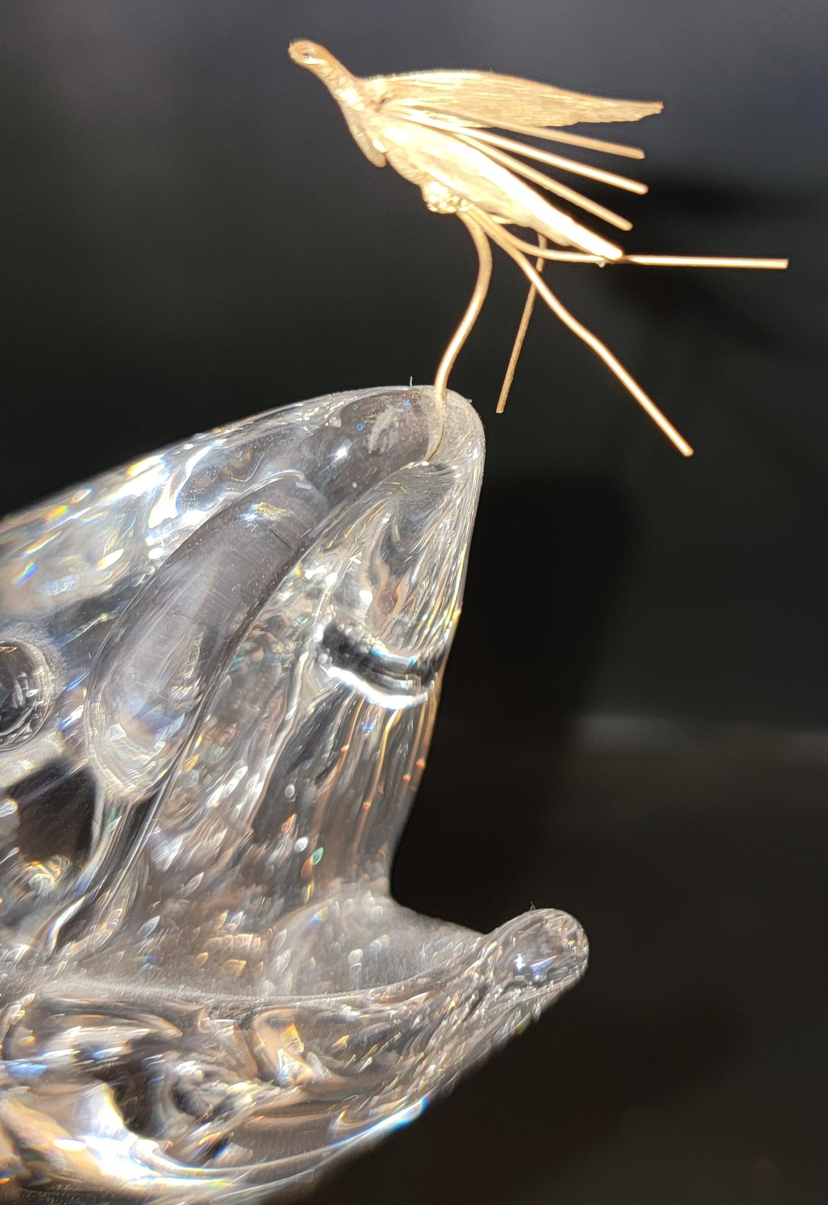 Steuben Crystal art glass by J Houston Trout 24k Gold Fly In Good Condition For Sale In Pasadena, CA