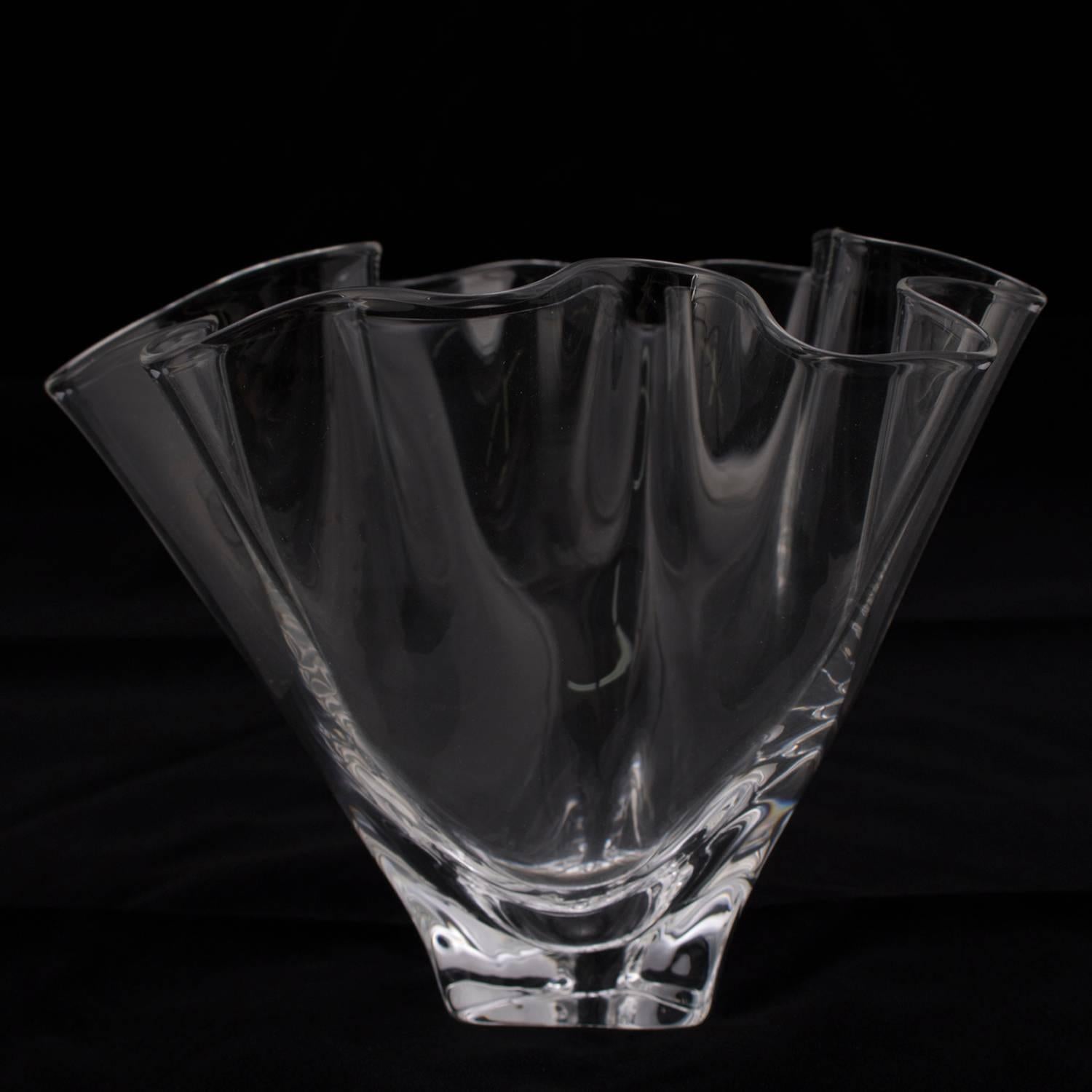Steuben Crystal Freeform Art Glass Handkerchief Vase, Signed, 20th Century In Good Condition In Big Flats, NY