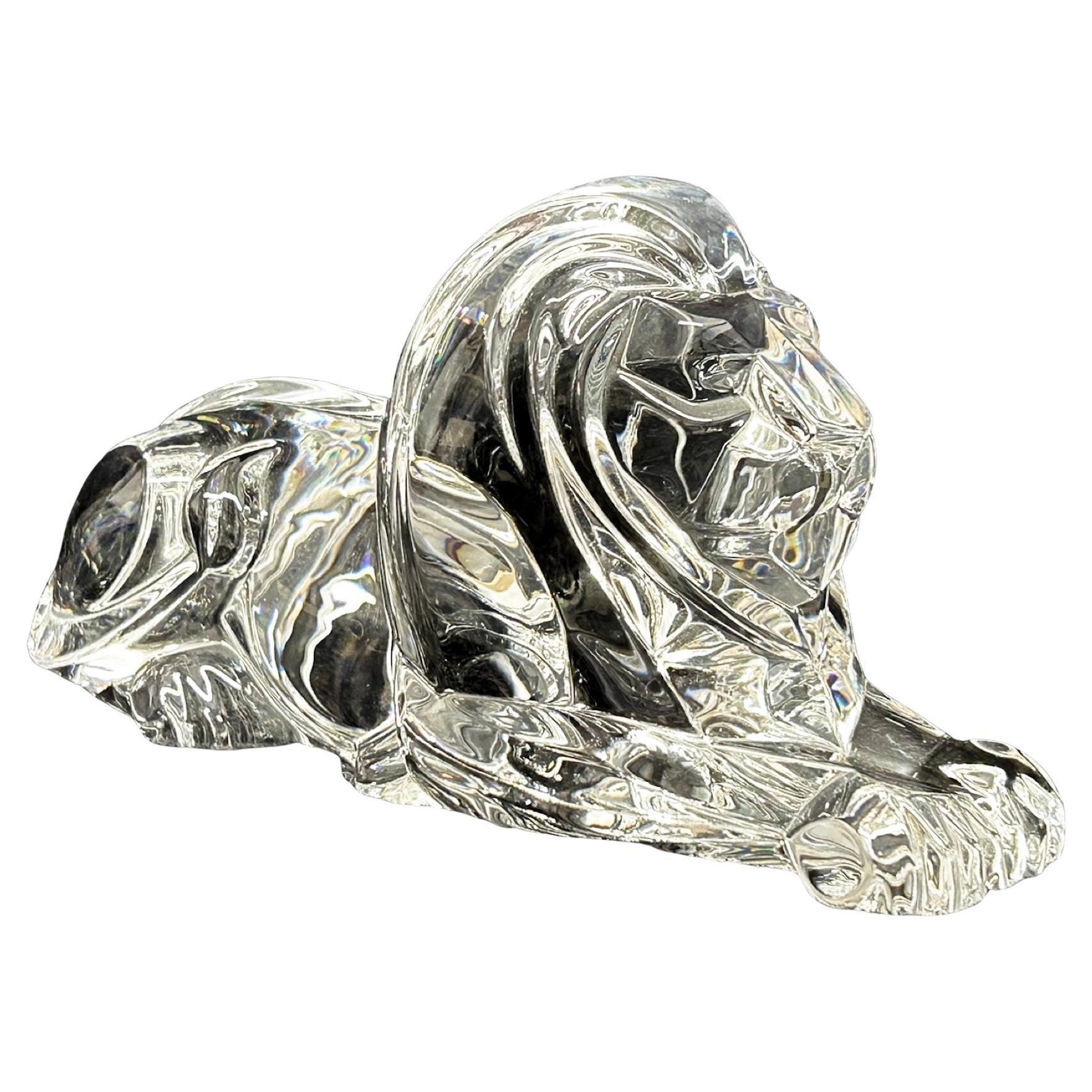 Steuben Crystal Recumbent Lion, von Lloyd Atkins, 1986 (Moderne) im Angebot
