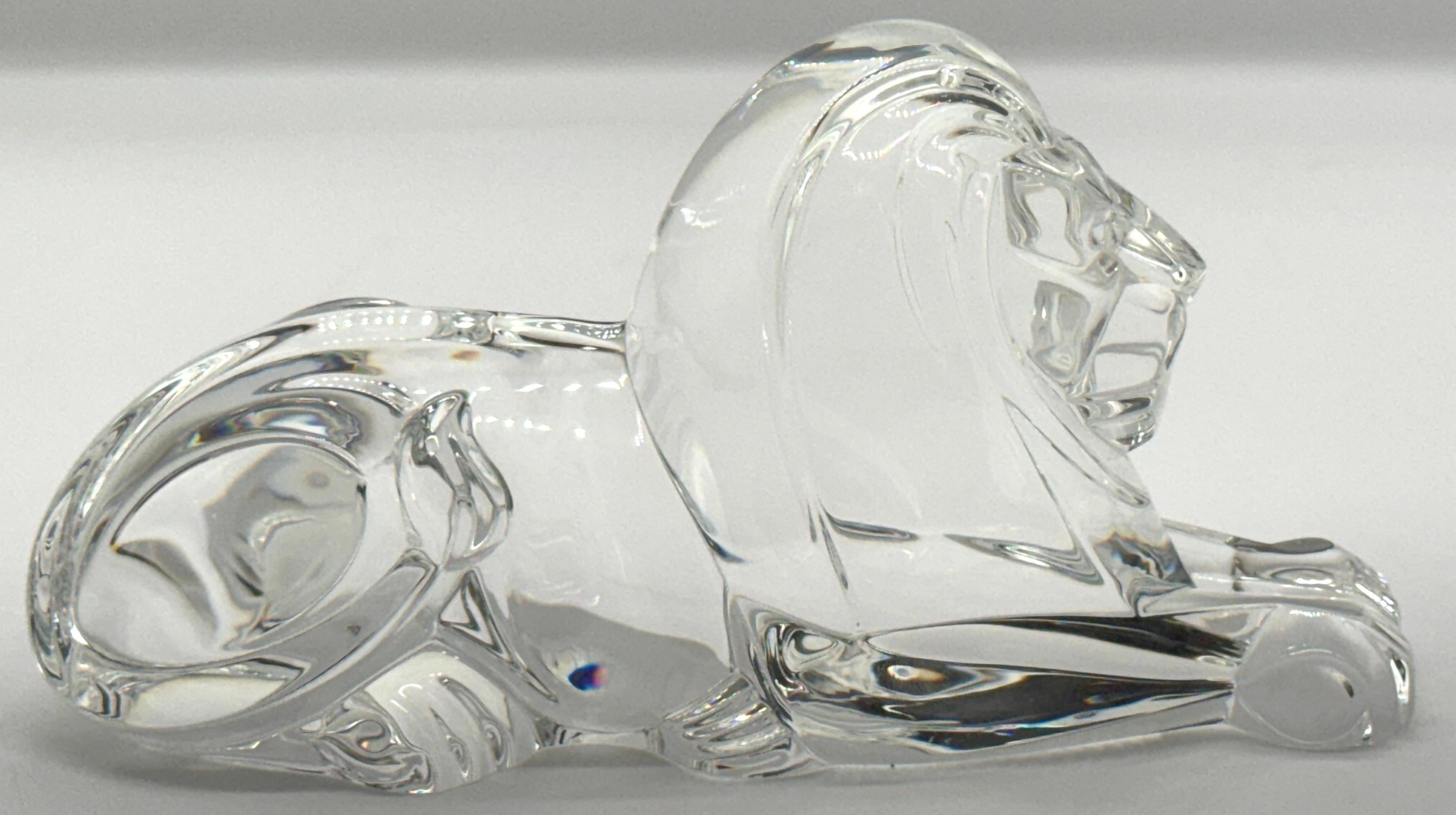 Steuben Crystal Recumbent Lion, von Lloyd Atkins, 1986 im Angebot 1