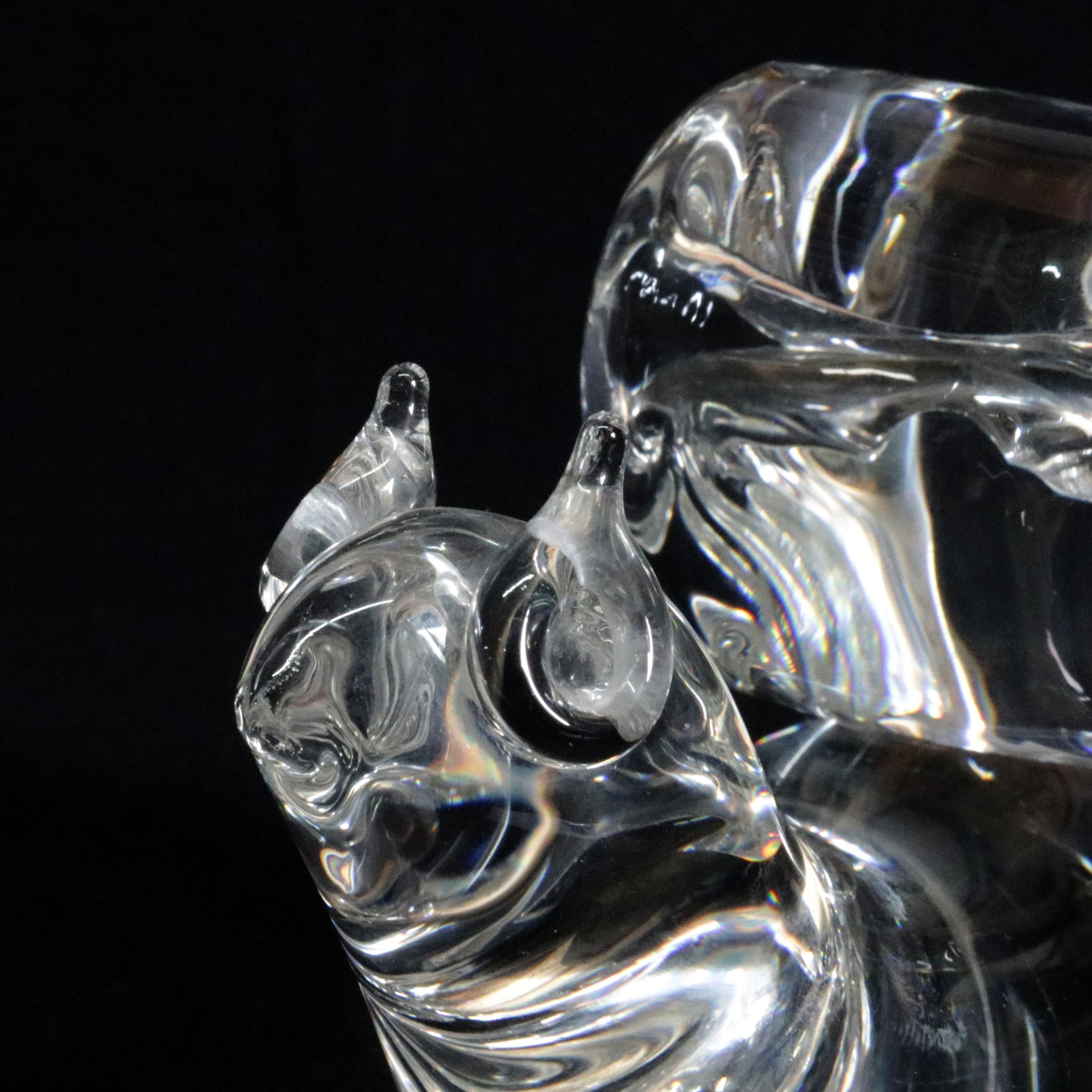 Steuben Crystal Sculpture Paperweight of Squirrel by Lloyd Atkins, Signed In Good Condition In Big Flats, NY