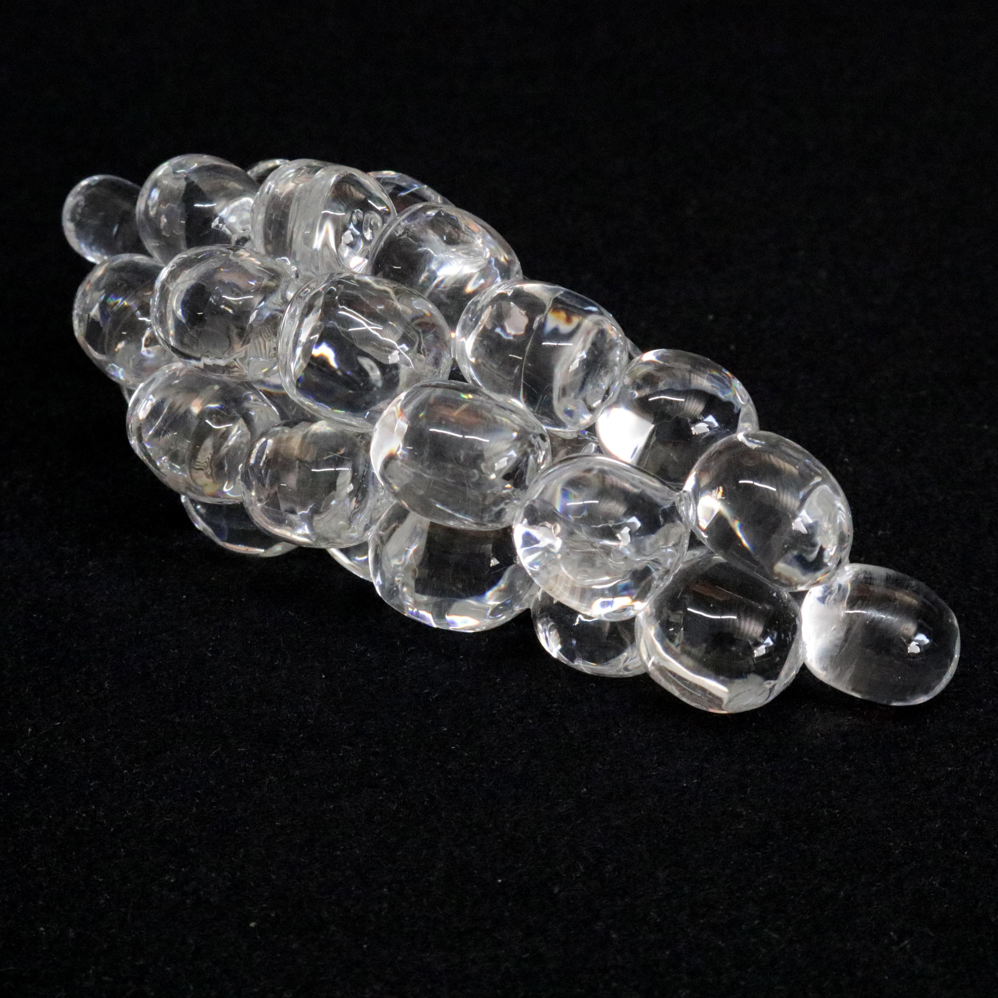 Steuben Figurative Crystal Fruit Sculpture Paperweight of Grapes, Signed In Good Condition In Big Flats, NY