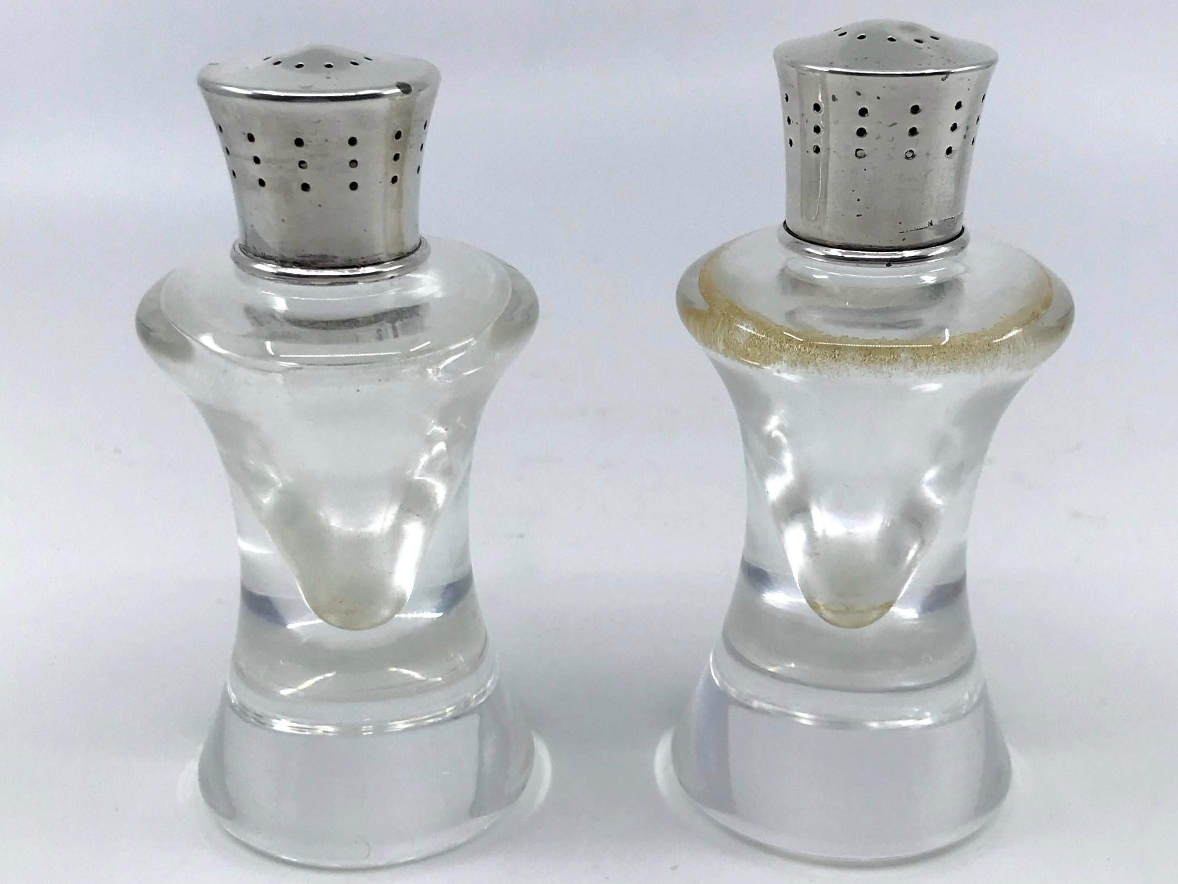Salero y pimentero de Steuben Glass y plata de ley en Bueno estado para la venta en New York, NY