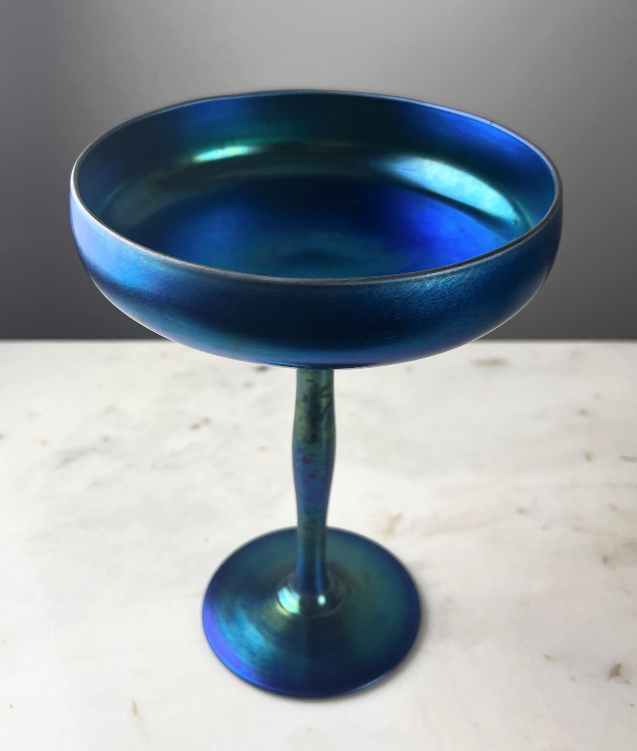 Steuben Glass Works Blau Aurene Kompott #2642 (Arts and Crafts) im Angebot