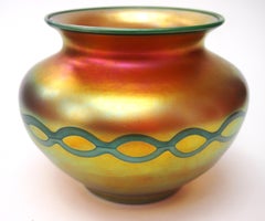 Adorno de cadena de eslabones verde y aurena dorada firmado por Steuben 1925 - Frederick Carder