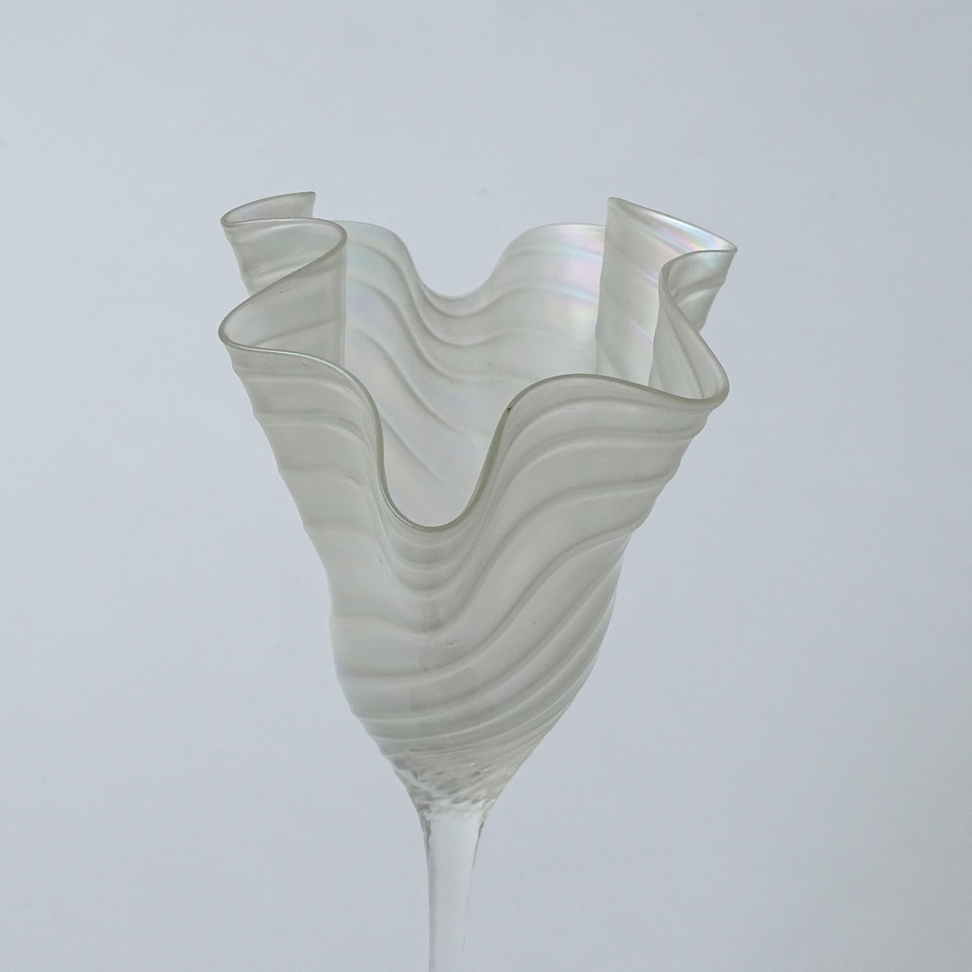 Steuben Verre de Soie Glass Fan Vase, Corning, New York 1925 In Excellent Condition For Sale In Milan, IT