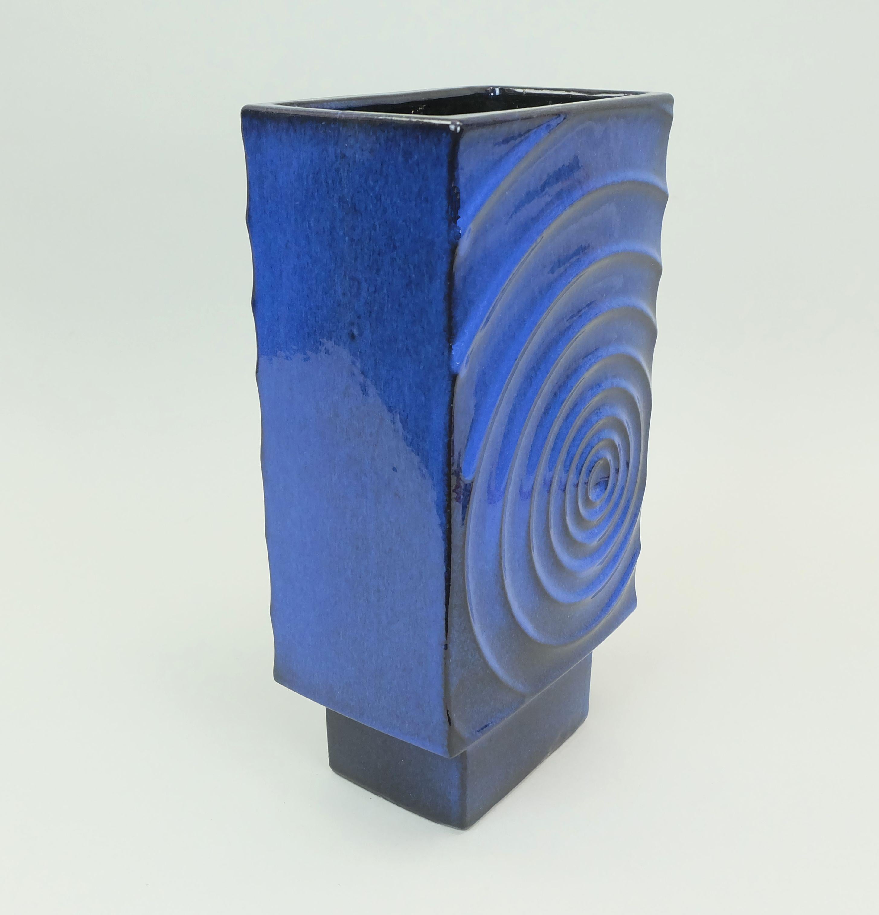 steuler cari zalloni keramikvase zyklon dekor blau modell 195/30 op art design im Angebot 1